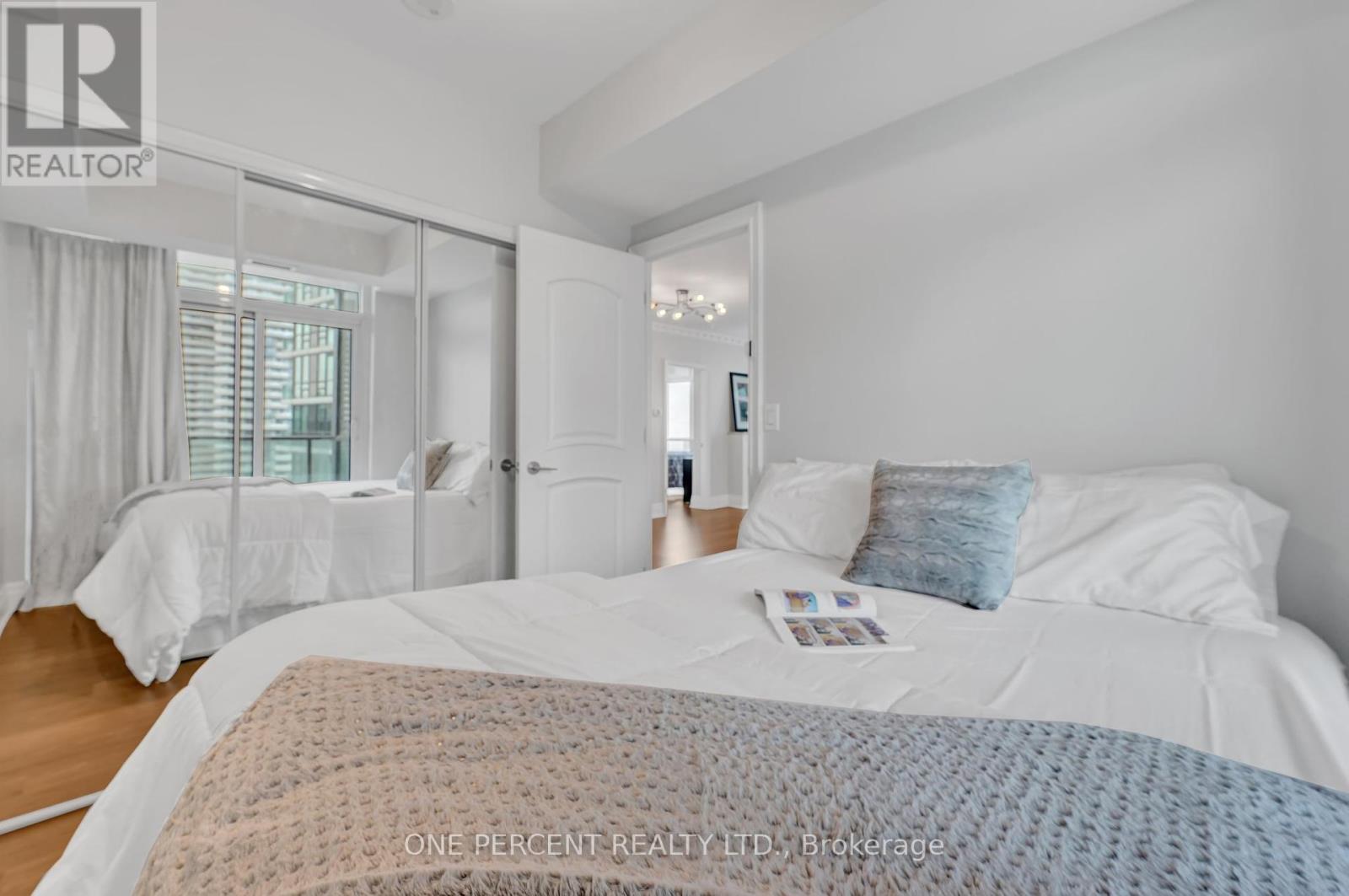4010 - 16 Harbour Street, Toronto, Ontario  M5J 2Z7 - Photo 31 - C12146323