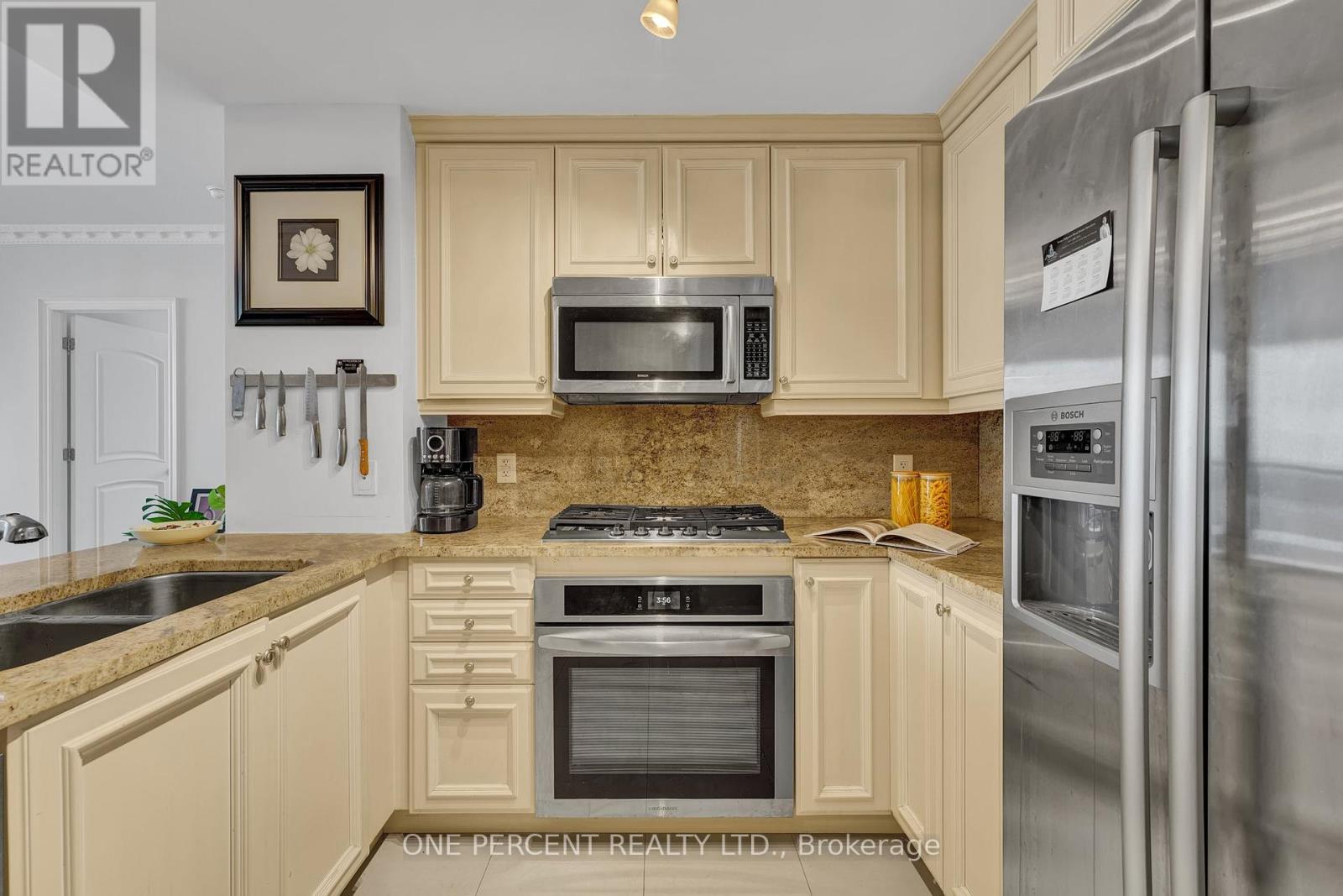 4010 - 16 Harbour Street, Toronto, Ontario  M5J 2Z7 - Photo 6 - C12146323