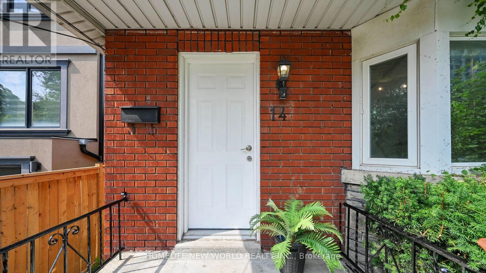 14 Franklin Avenue, Toronto, Ontario  M2N 1B6 - Photo 2 - C12146330