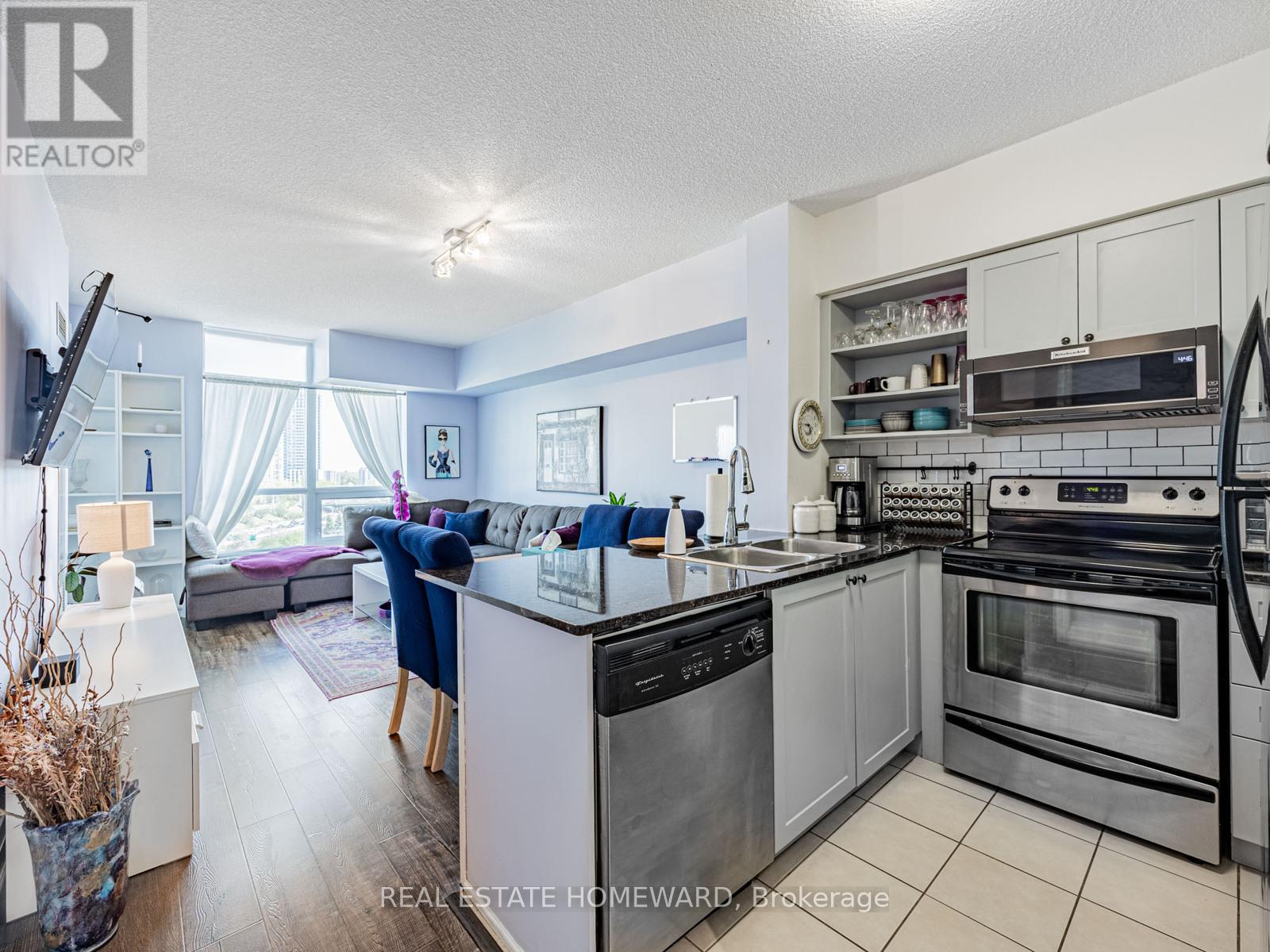 814 - 120 Dallimore Circle, Toronto, Ontario  M3C 4J1 - Photo 6 - C12146348