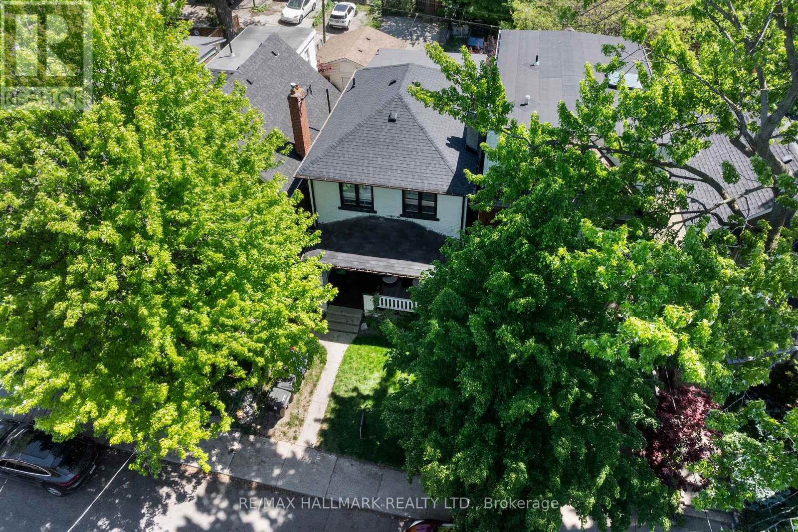 327 Kenilworth Avenue, Toronto, Ontario  M4L 3S9 - Photo 45 - E12146376