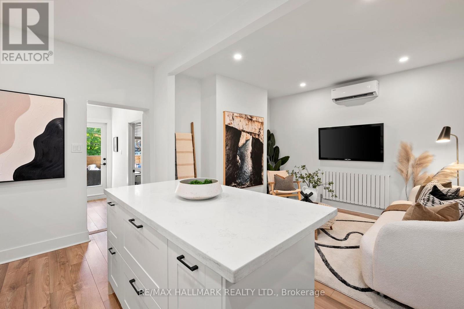 327 Kenilworth Avenue, Toronto (The Beaches), Ontario  M4L 3S9 - Photo 6 - E12146376