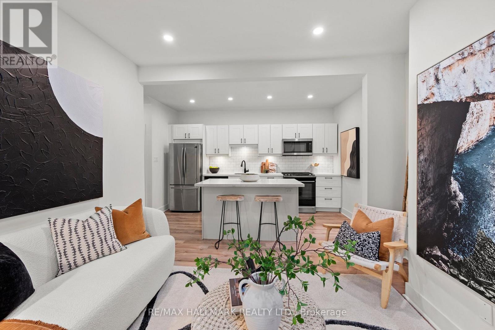 327 Kenilworth Avenue, Toronto (The Beaches), Ontario  M4L 3S9 - Photo 9 - E12146376
