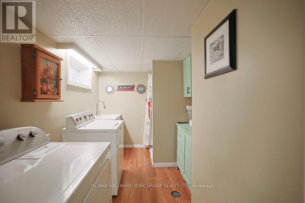659 Gibson Court, Newmarket (Huron Heights-Leslie Valley), Ontario  L3Y 4Z5 - Photo 31 - N12146361