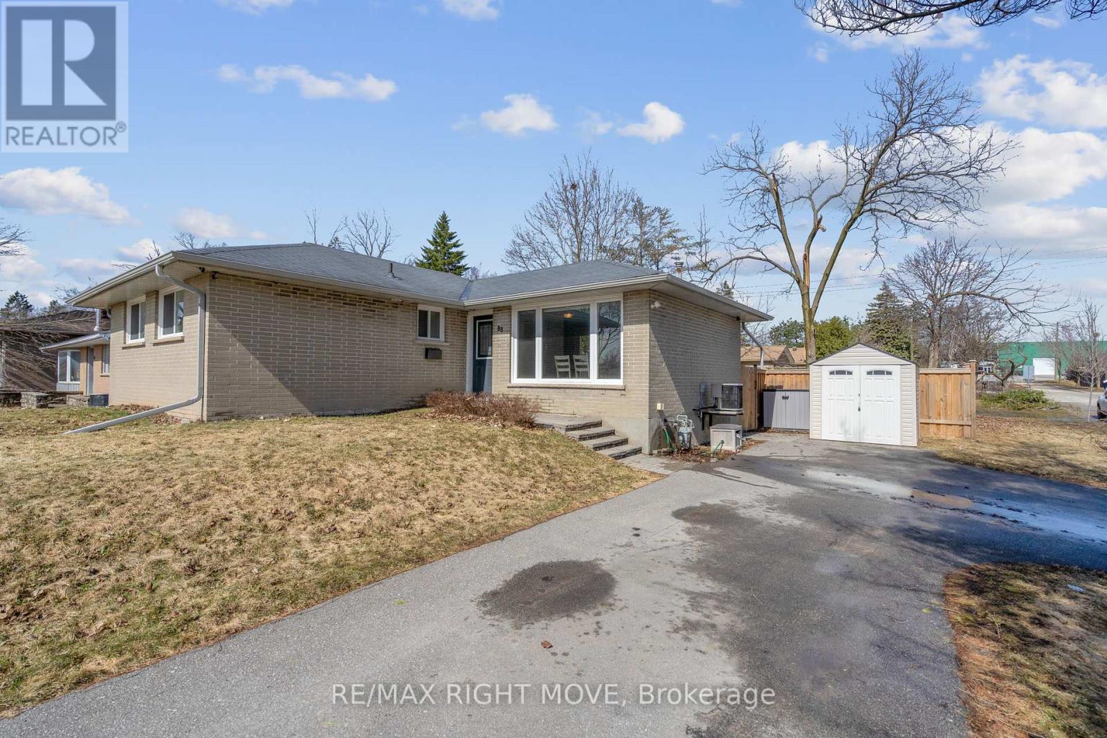 88 ROSE STREET, Barrie, Ontario