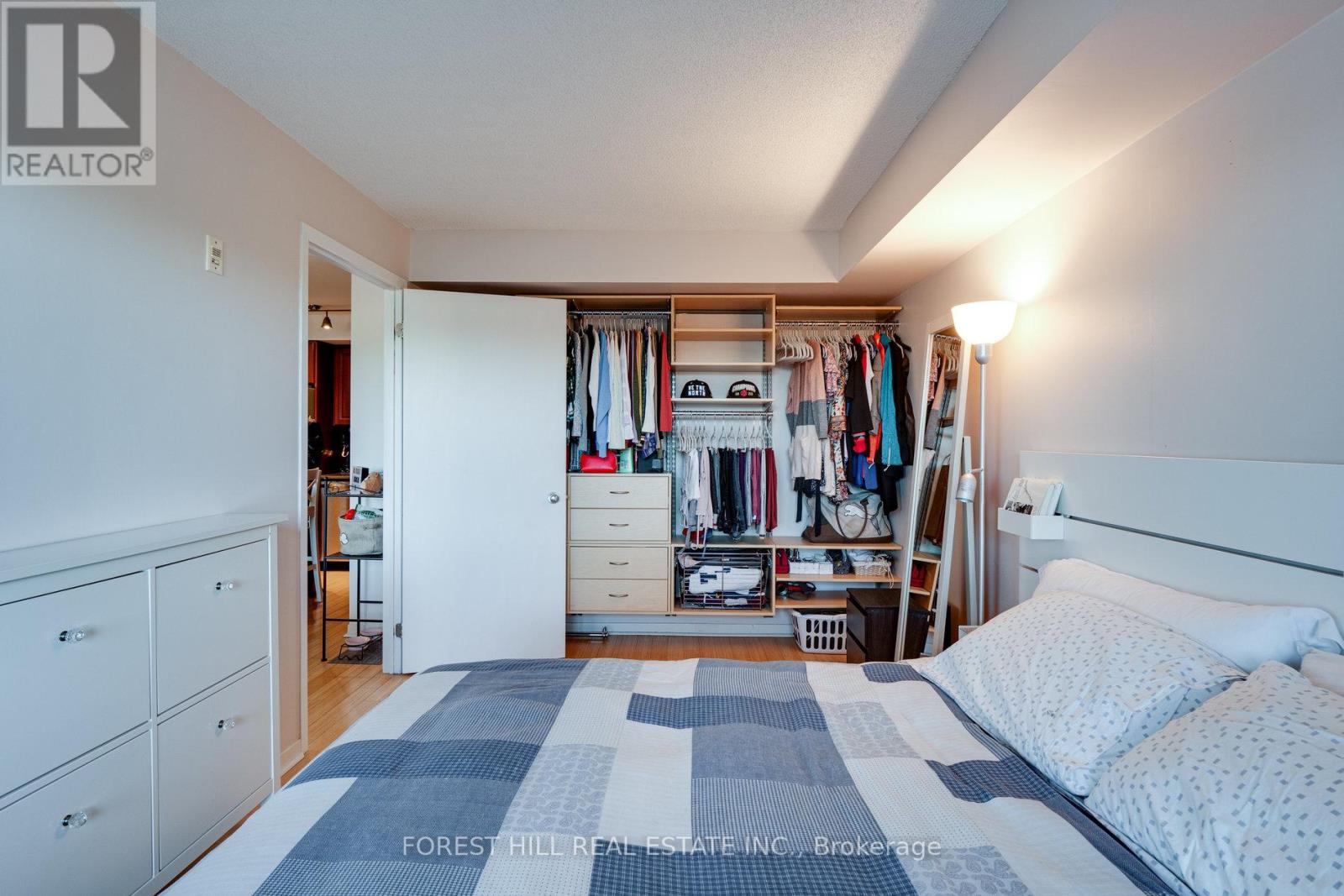 301 - 1040 The Queensway Avenue, Toronto, Ontario  M8Z 0A7 - Photo 12 - W12146319