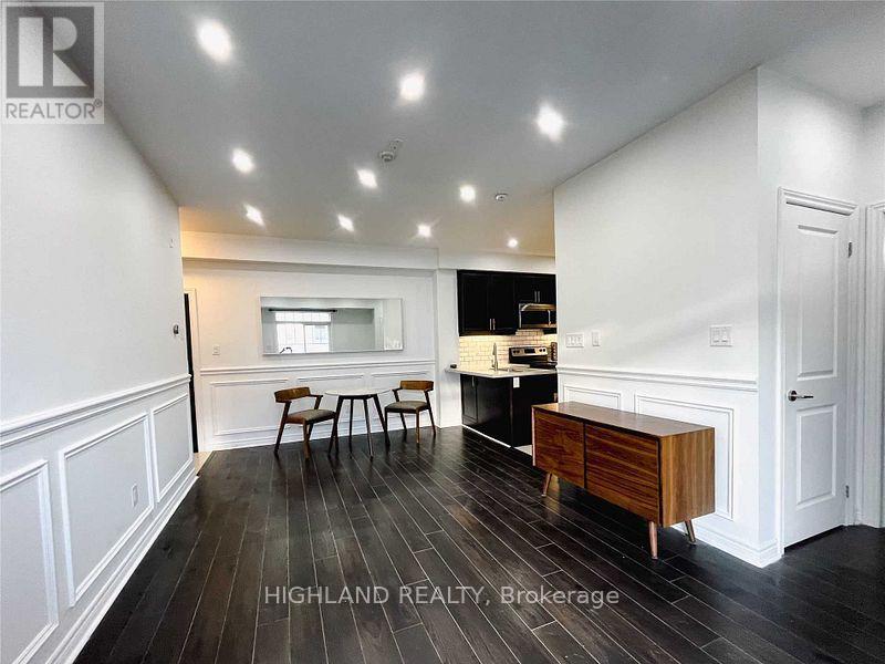 303 - 2333 Sawgrass Drive, Oakville, Ontario  L6H 0L2 - Photo 3 - W12146337