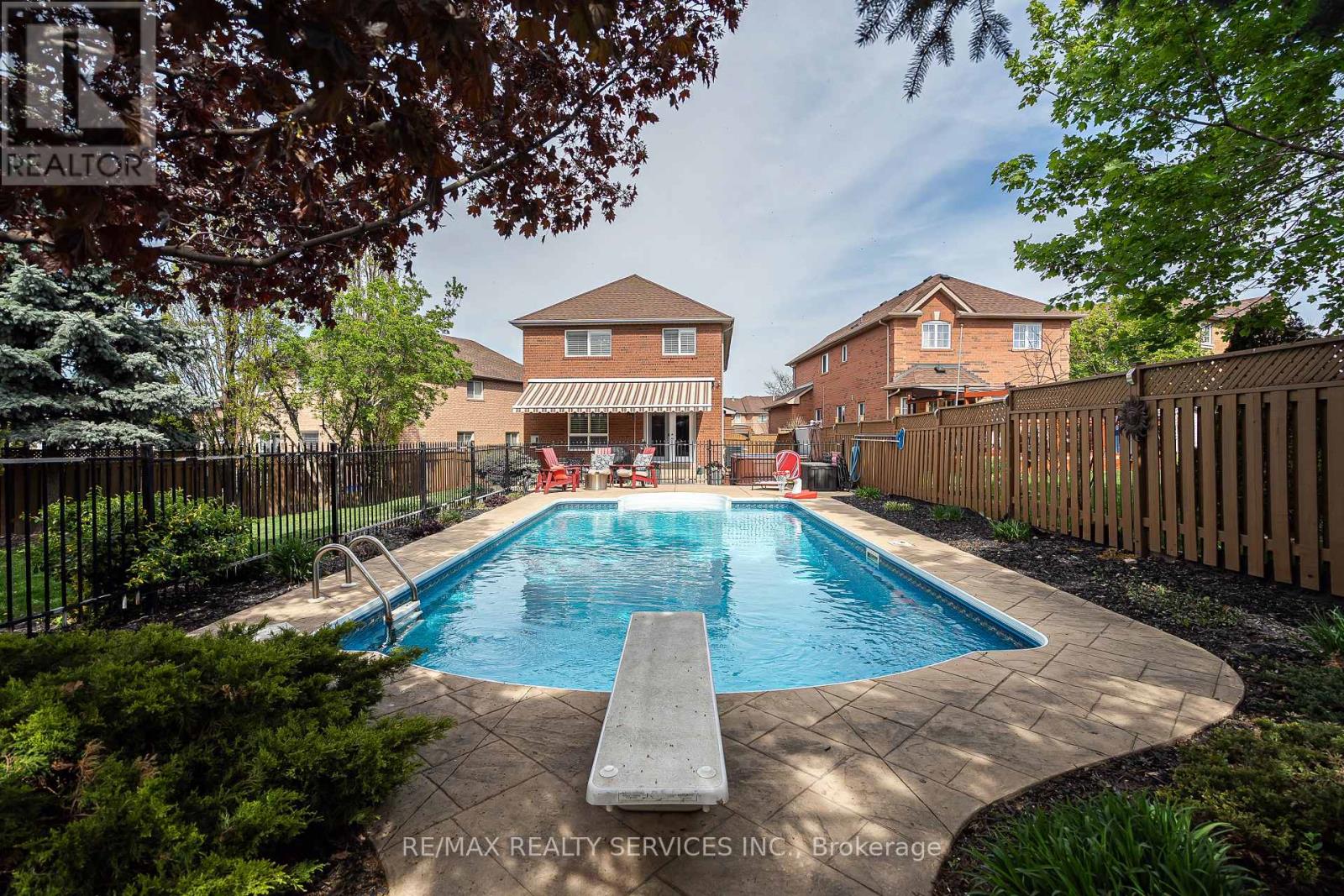 45 Culture Crescent, Brampton, Ontario  L6X 4X8 - Photo 33 - W12146359