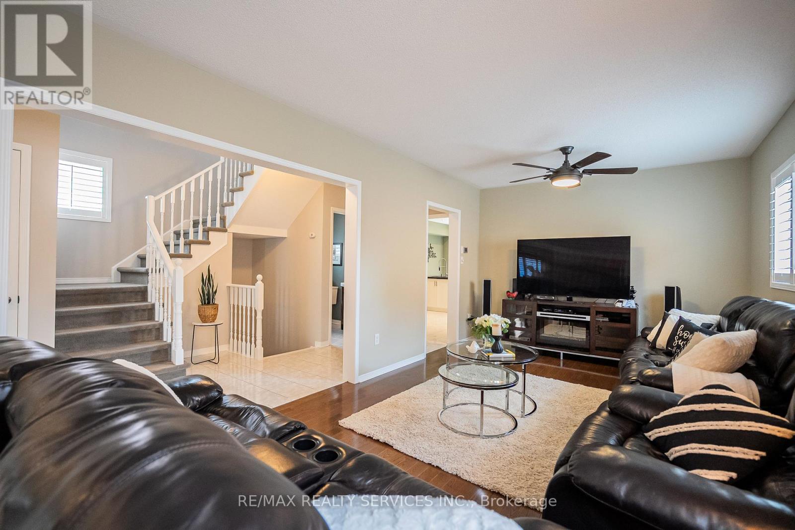 45 Culture Crescent, Brampton, Ontario  L6X 4X8 - Photo 6 - W12146359