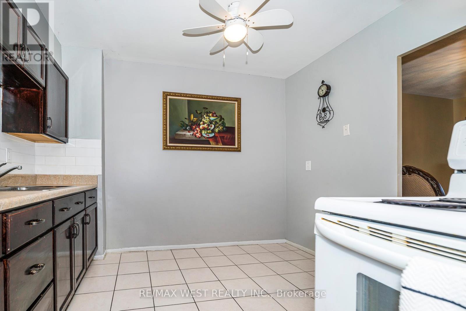 1908 - 85 Emmett Avenue, Toronto, Ontario  M6M 5A2 - Photo 10 - W12146379