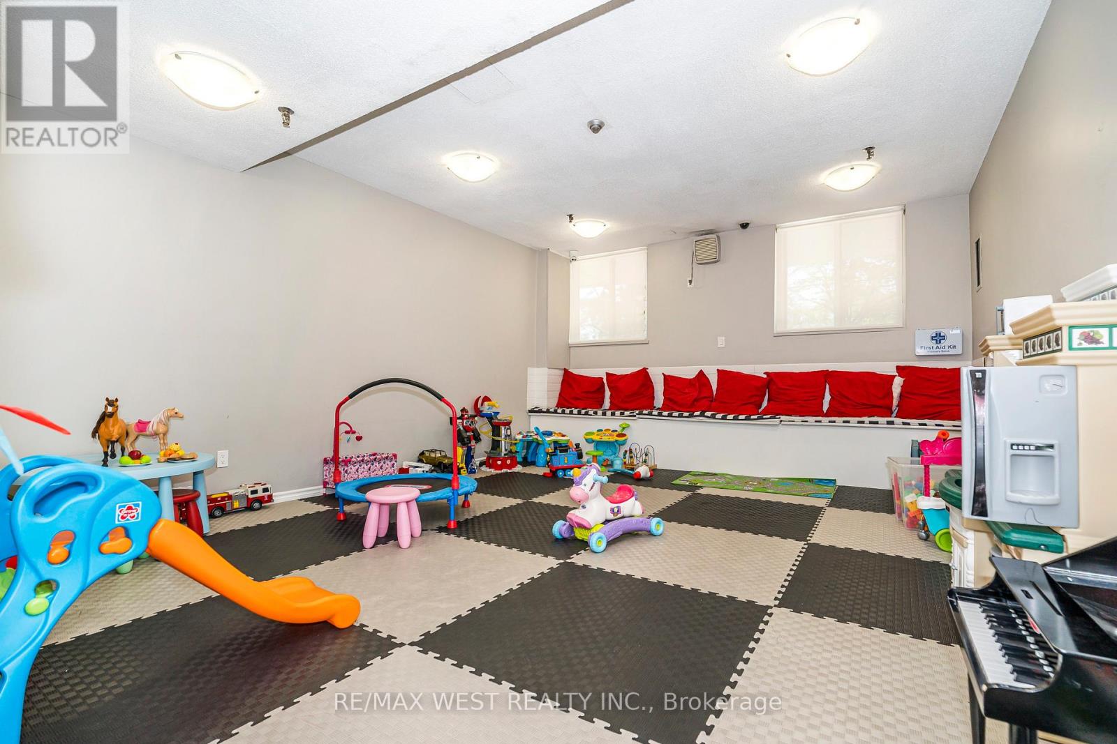 1908 - 85 Emmett Avenue, Toronto, Ontario  M6M 5A2 - Photo 20 - W12146379
