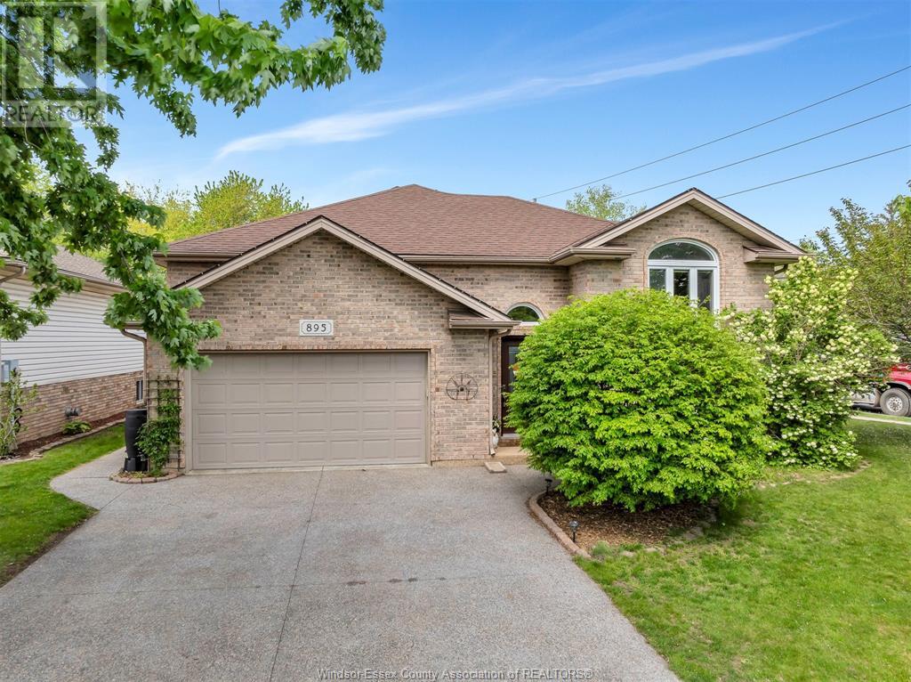 895 Minto, LaSalle, Ontario