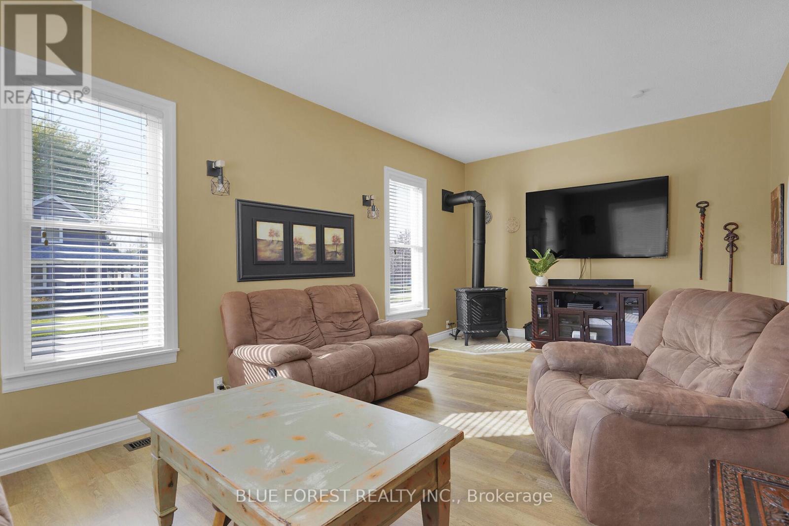 211 Mary Street, Dutton/dunwich (Dutton), Ontario  N0L 1J0 - Photo 12 - X12146393