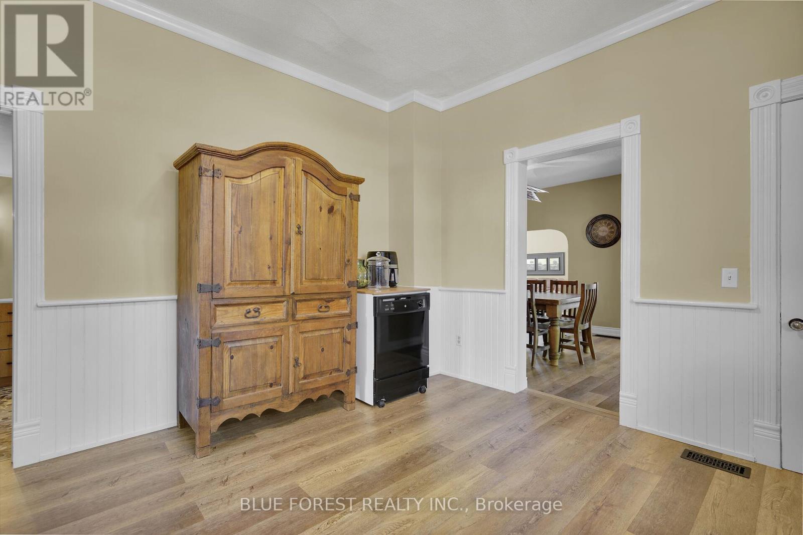 211 Mary Street, Dutton/dunwich, Ontario  N0L 1J0 - Photo 18 - X12146393
