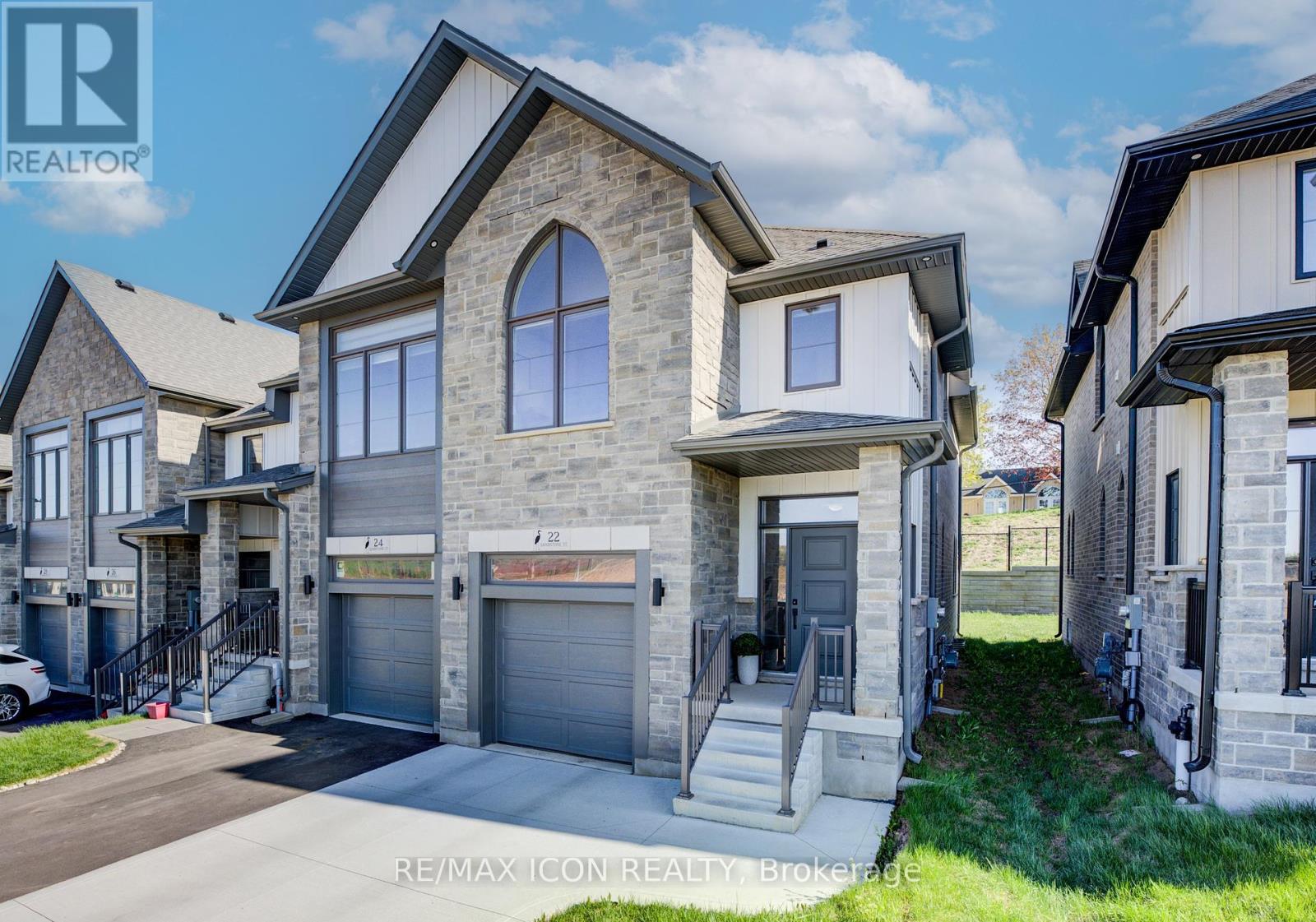 Property at 22 SANDSTONE STREET image 2