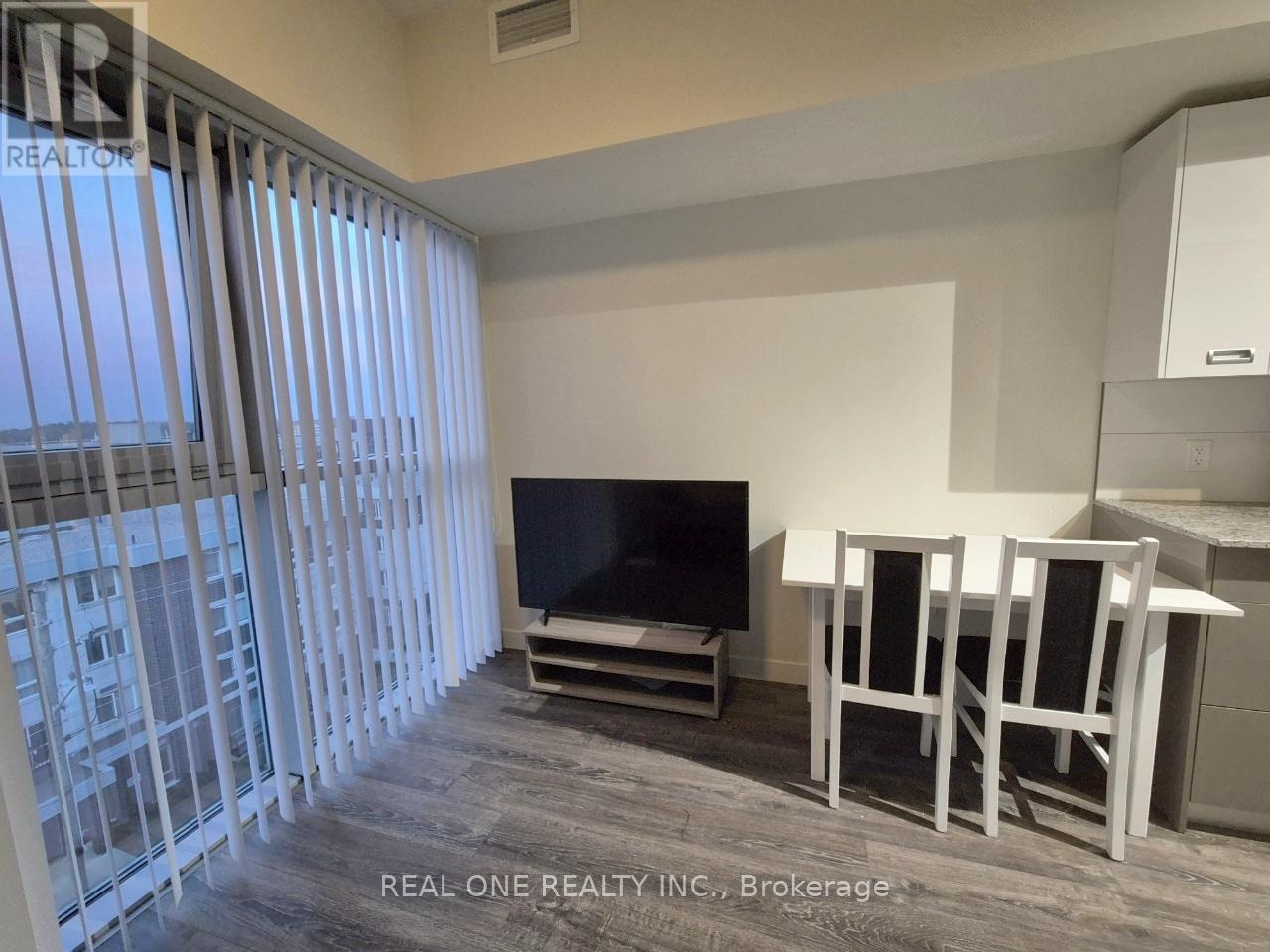 604 - 257 Hemlock Street, Waterloo, Ontario  N2L 0K2 - Photo 5 - X12146314