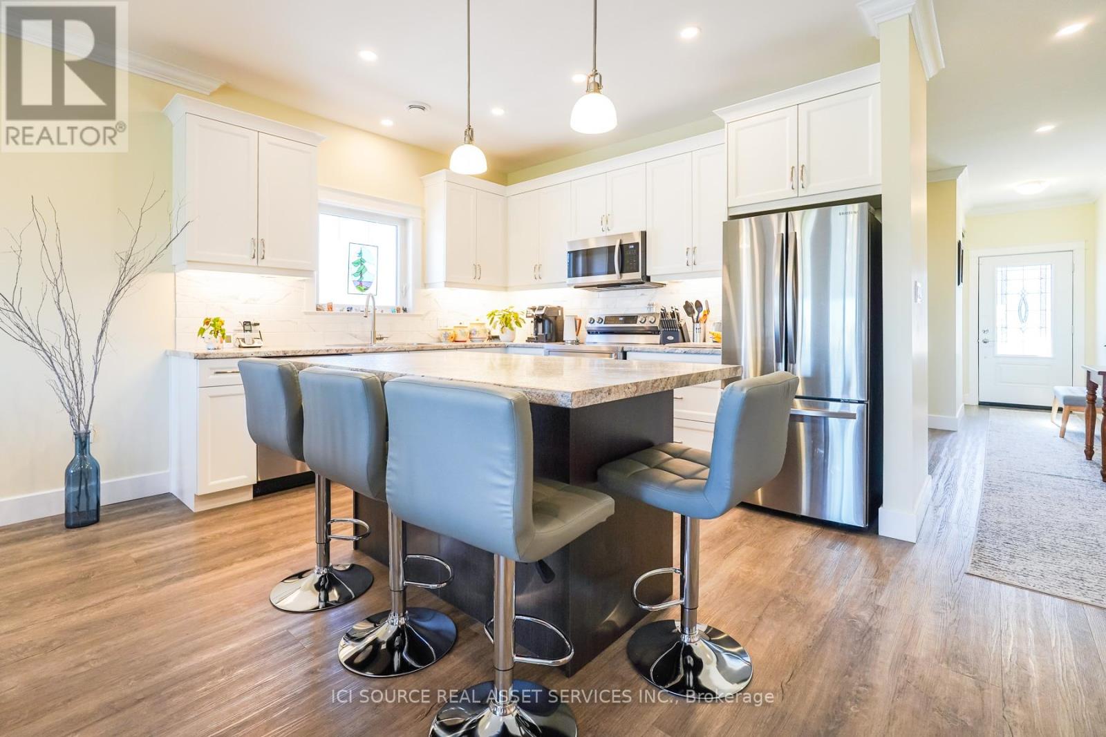 1326 15th Avenue E, Owen Sound, Ontario  N4K 5R9 - Photo 9 - X12146381