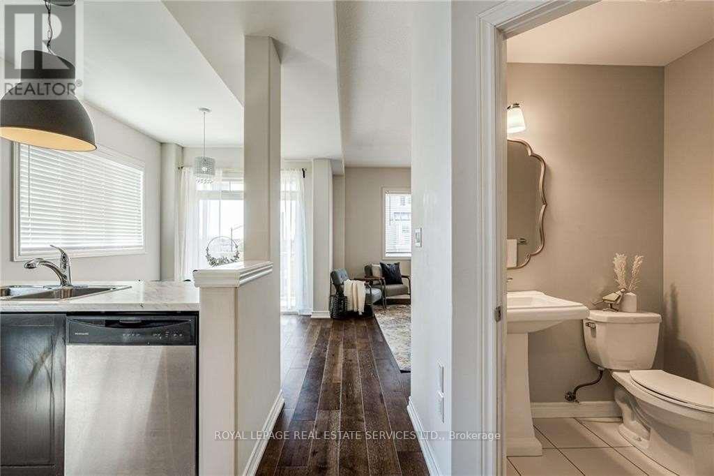 47 - 201 Westbank Trail, Hamilton, Ontario  L8J 0H4 - Photo 6 - X12146383
