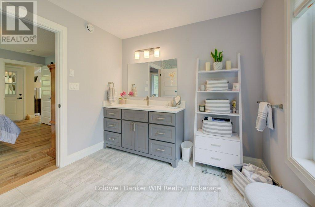 9590 O'dwyers Road, Minto, Ontario  N0G 1Z0 - Photo 15 - X12146425