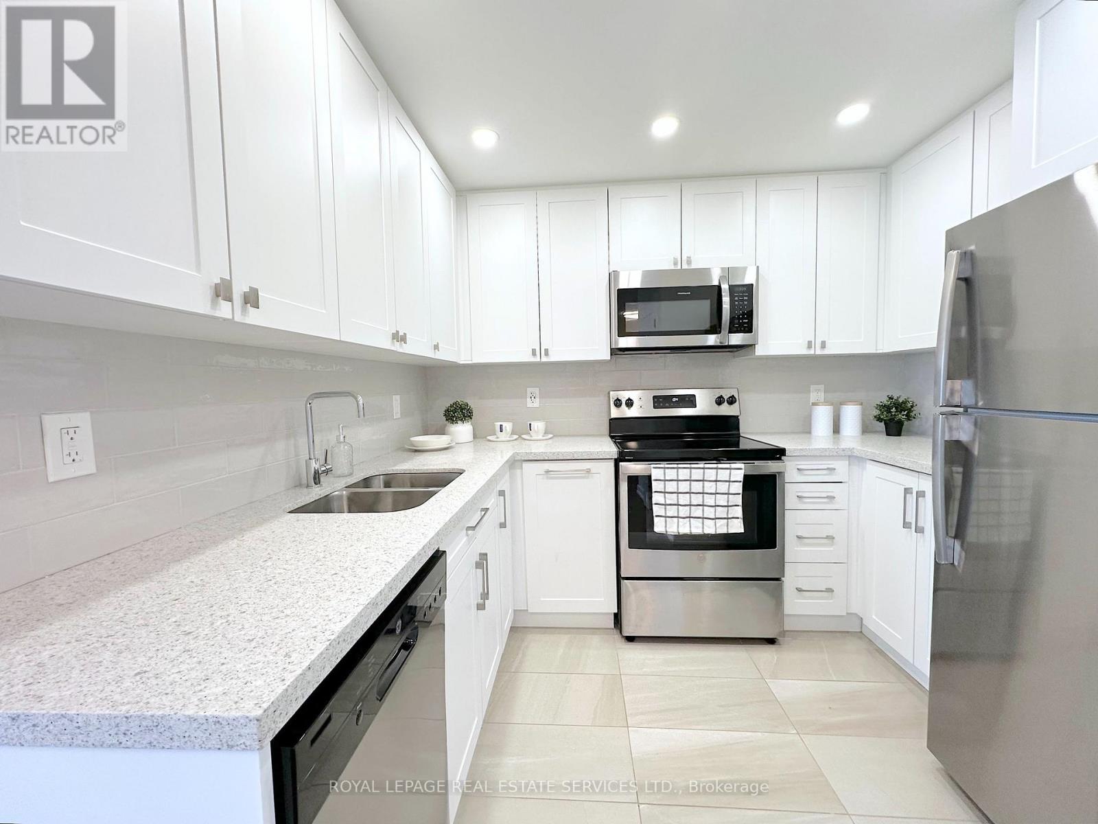 703 - 17 Brookbanks Drive, Toronto, Ontario  M3A 3R9 - Photo 3 - C12146413