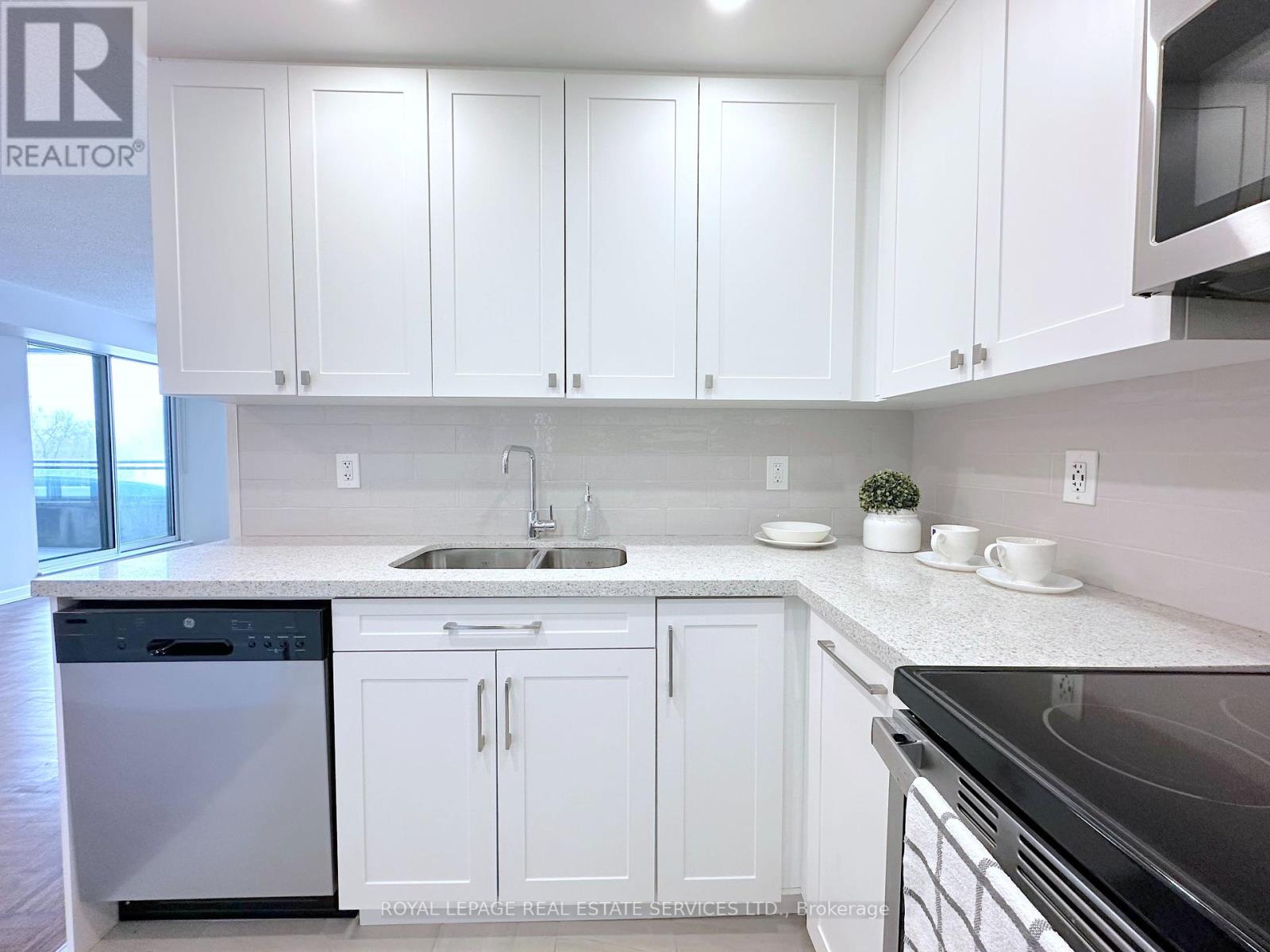 703 - 17 Brookbanks Drive, Toronto, Ontario  M3A 3R9 - Photo 5 - C12146413