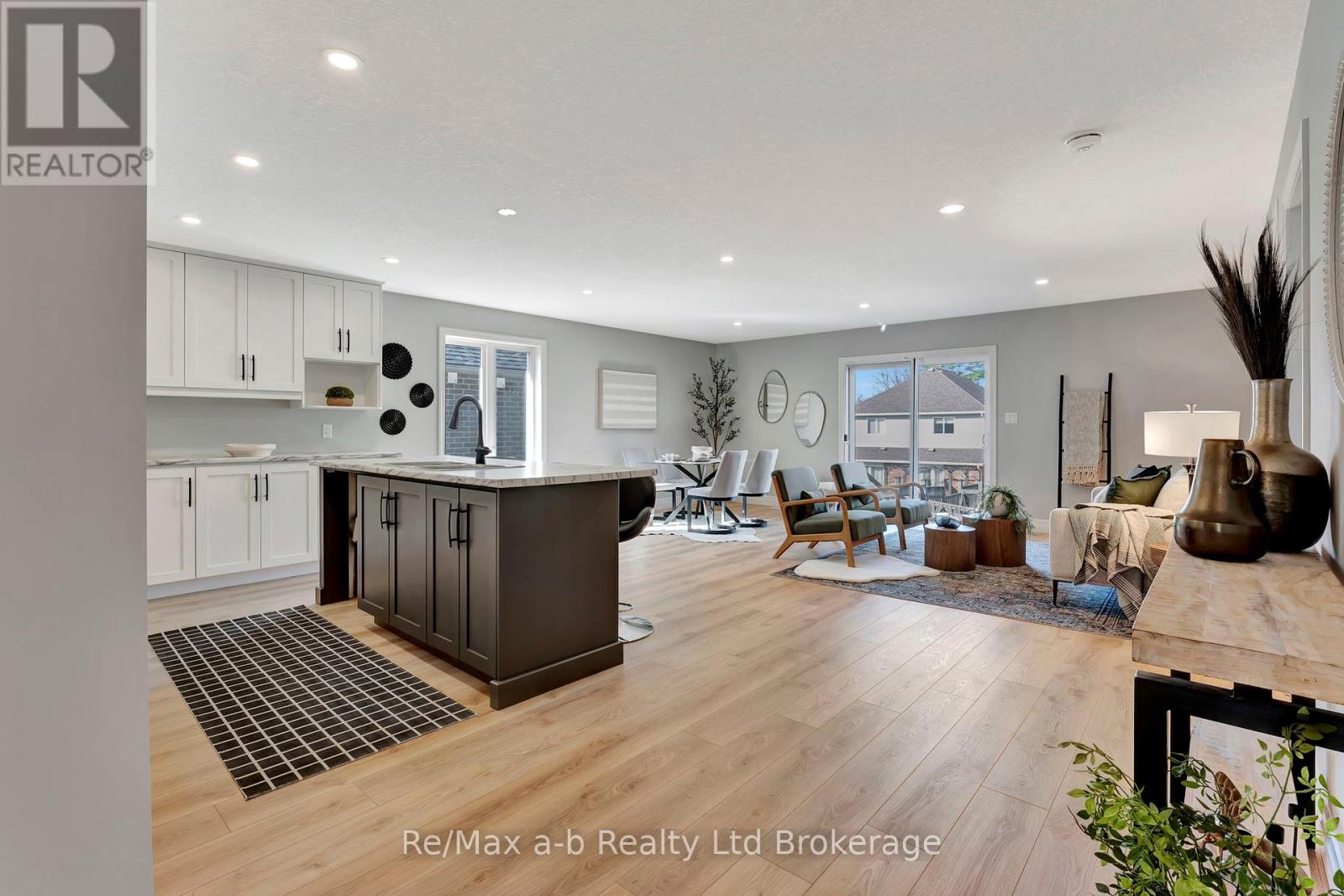 Property at 129 LOSSING DRIVE image 3