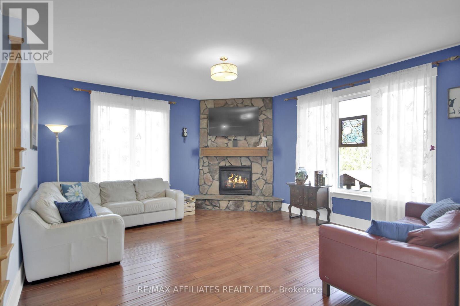 Property at 500 BRADBURY COURT image 4