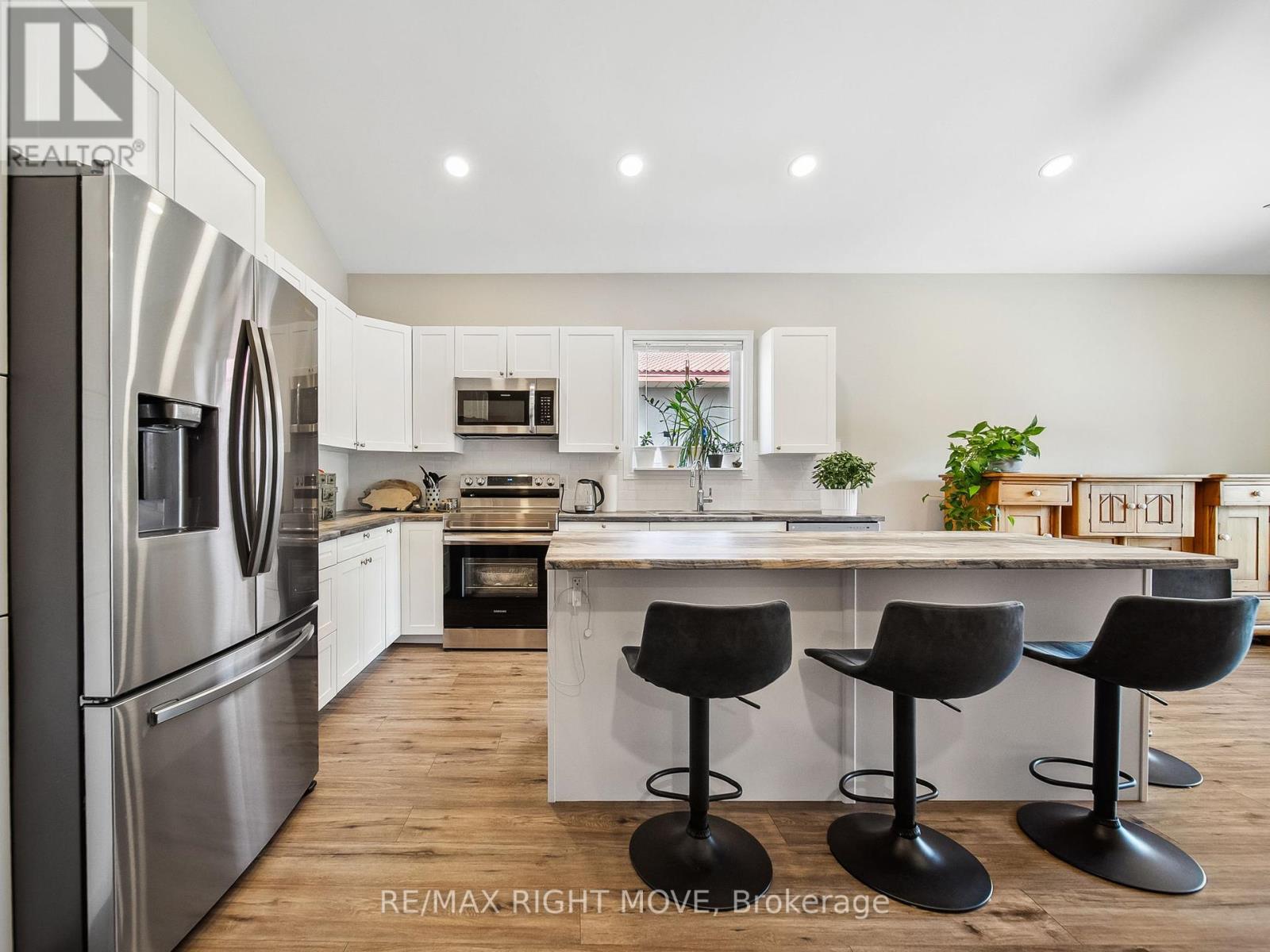 1 & 2 - 112b Creighton Street S, Ramara (Atherley), Ontario  L3V 1B3 - Photo 8 - S12146406