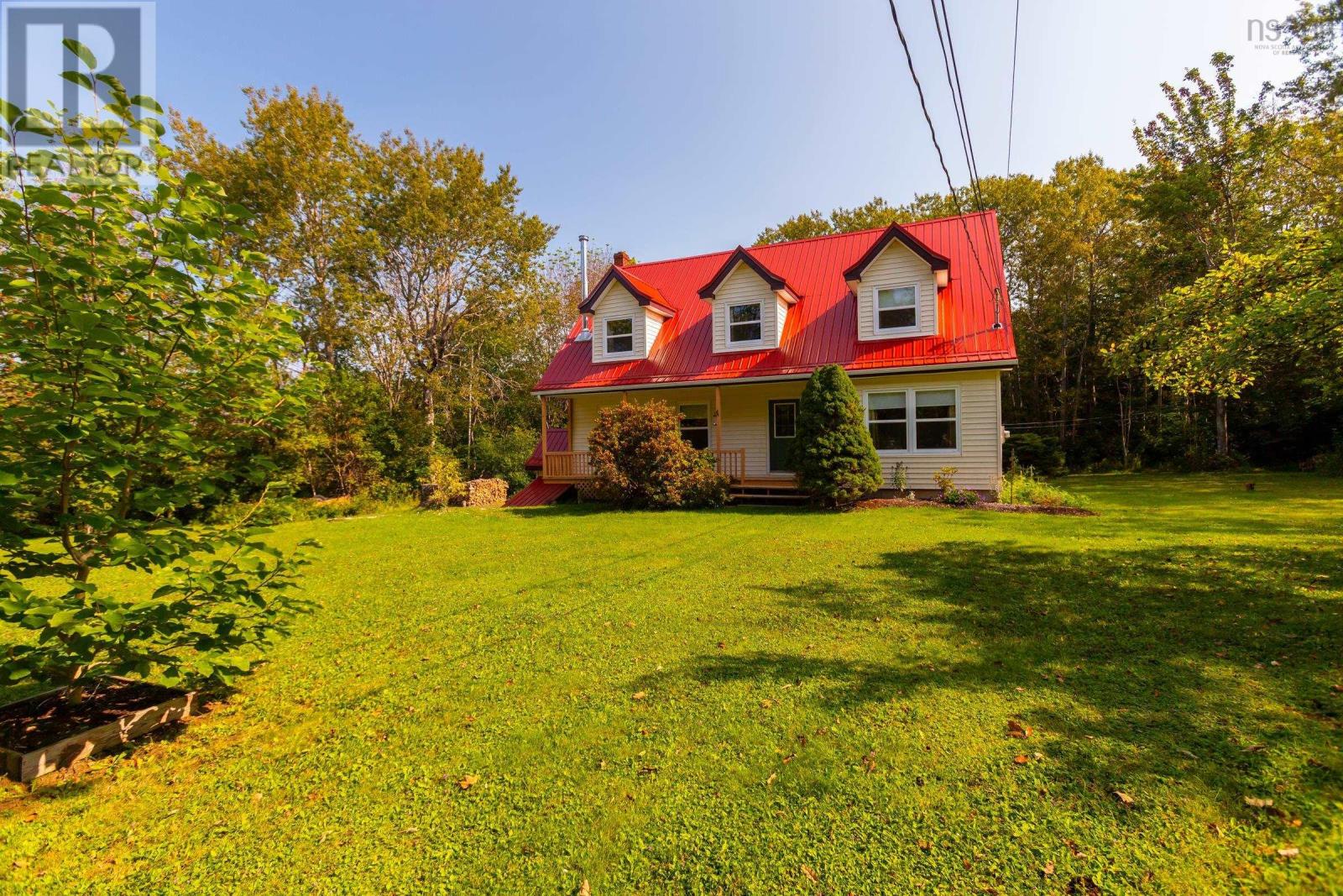 Property at 790 Parker Mountain Road image 4