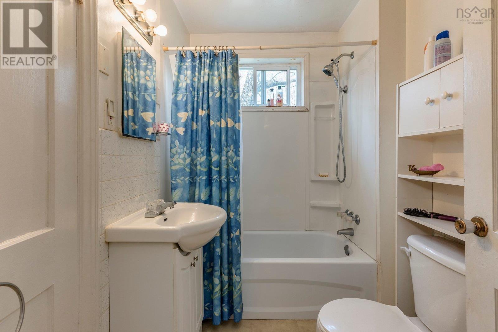 2324 St. Margaret's Bay Road, Timberlea, Nova Scotia  B3T 1J3 - Photo 11 - 202510612