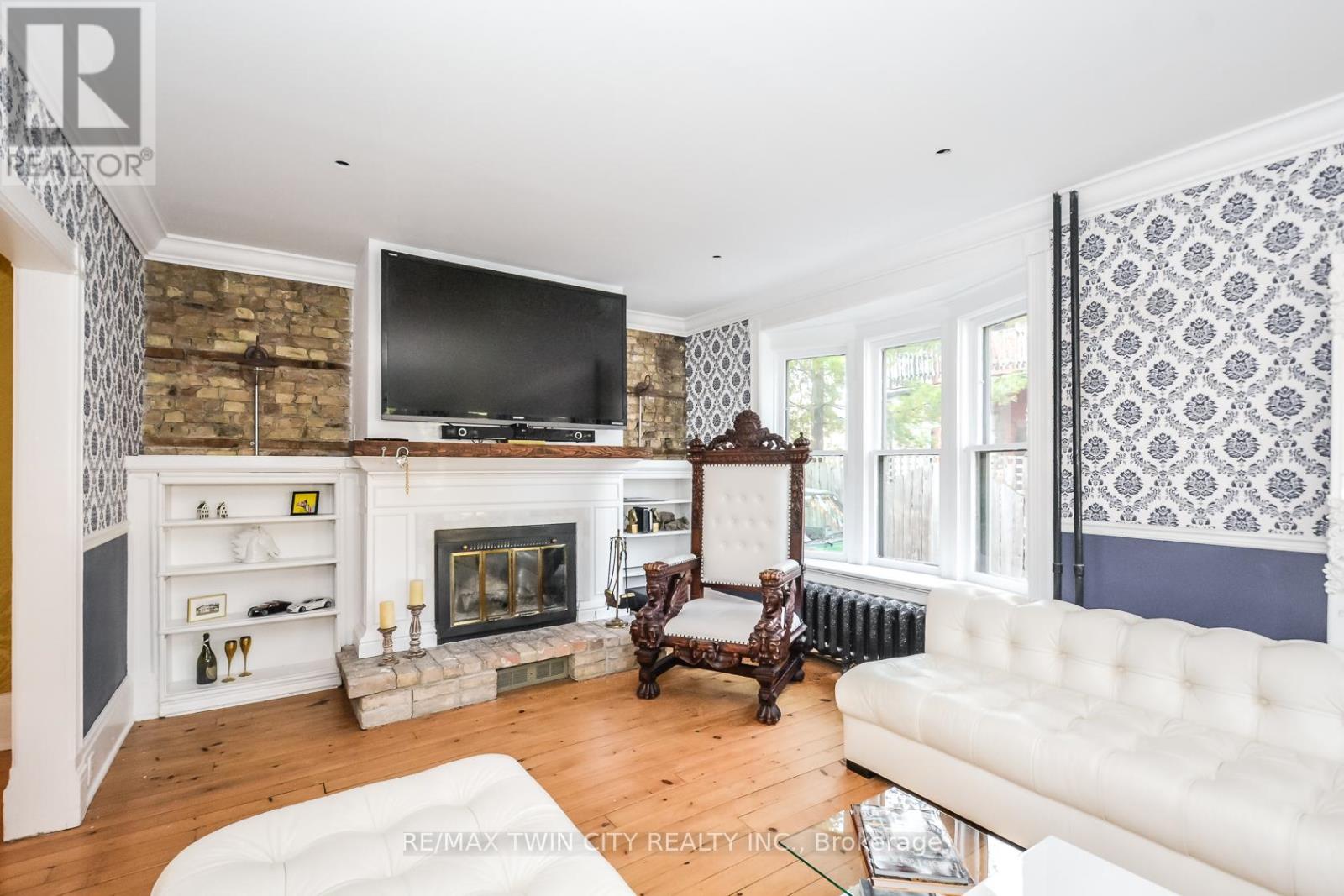 19 Roland Street, Kitchener, Ontario  N2G 1K5 - Photo 7 - X12146386
