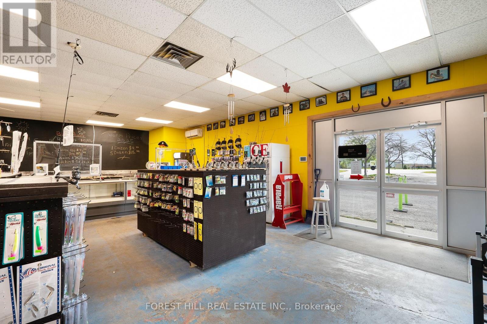 2024 Dufferin Avenue, Chatham-Kent (Wallaceburg), Ontario  N8A 4M4 - Photo 10 - X12146402