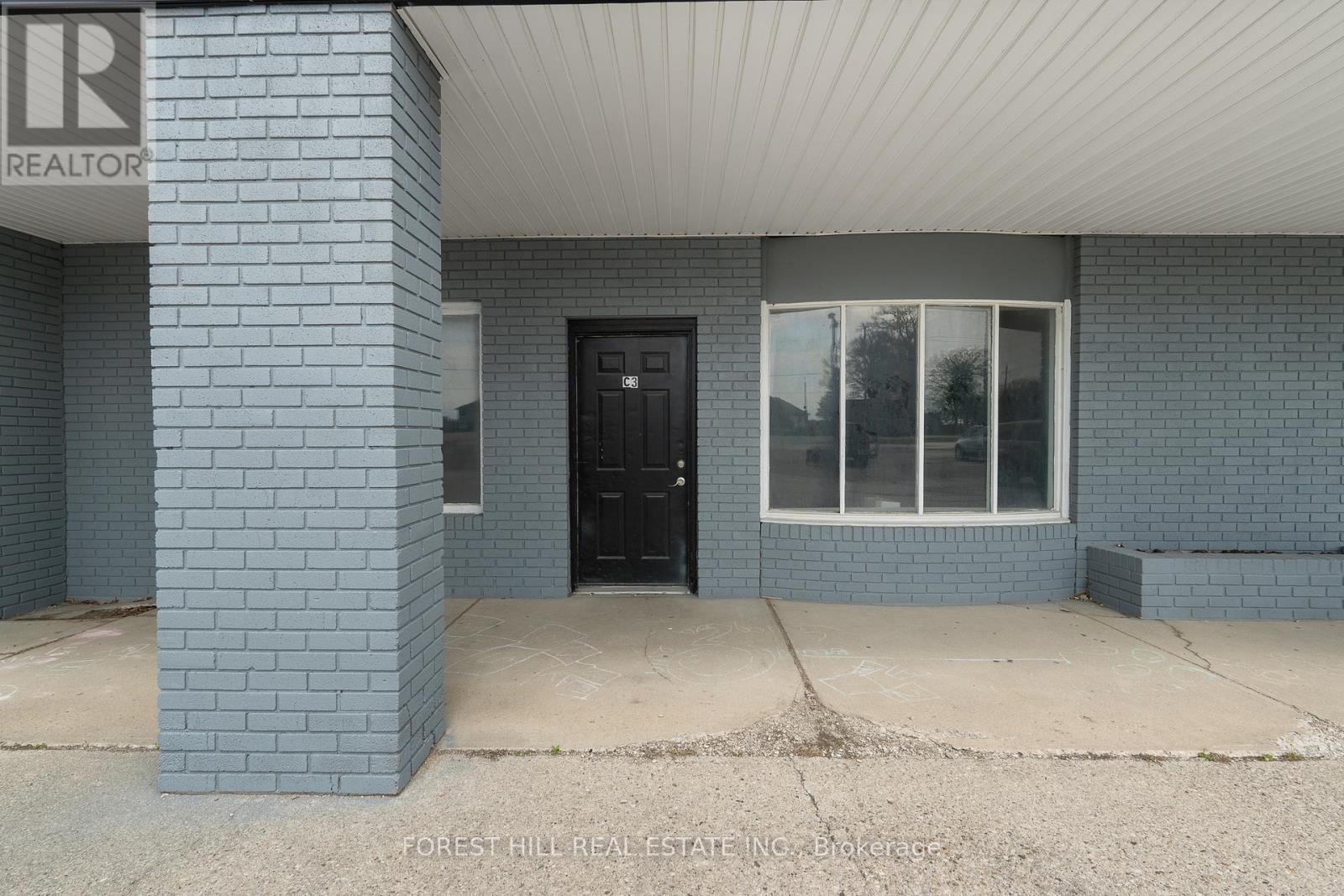 2024 Dufferin Avenue, Chatham-Kent (Wallaceburg), Ontario  N8A 4M4 - Photo 23 - X12146402