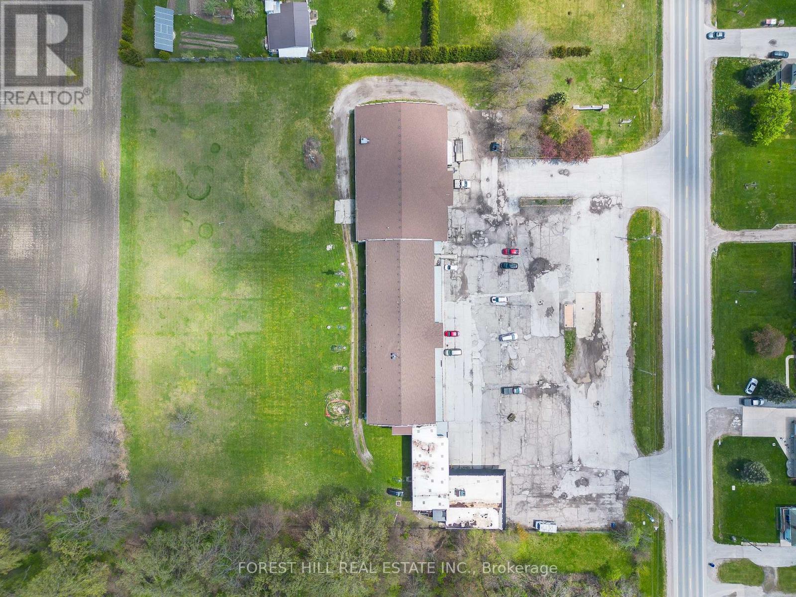 2024 Dufferin Avenue, Chatham-Kent (Wallaceburg), Ontario  N8A 4M4 - Photo 8 - X12146402