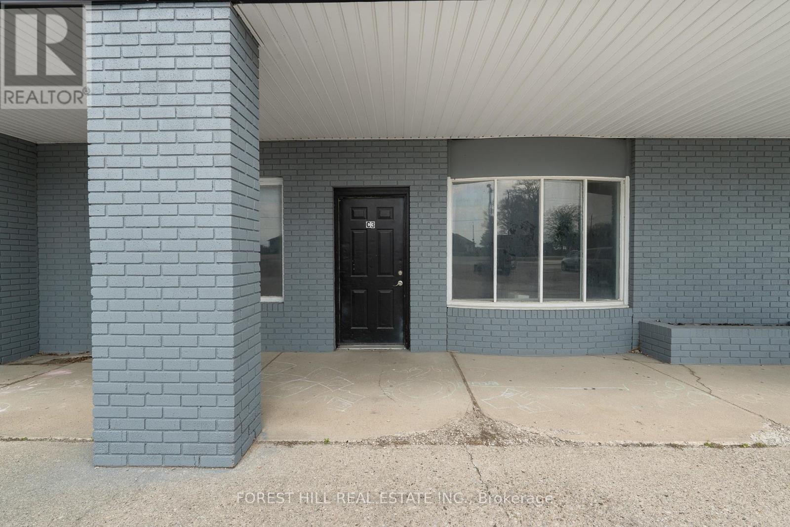 2024 Dufferin Avenue, Chatham-Kent, Ontario  N8A 4M4 - Photo 23 - X12146404