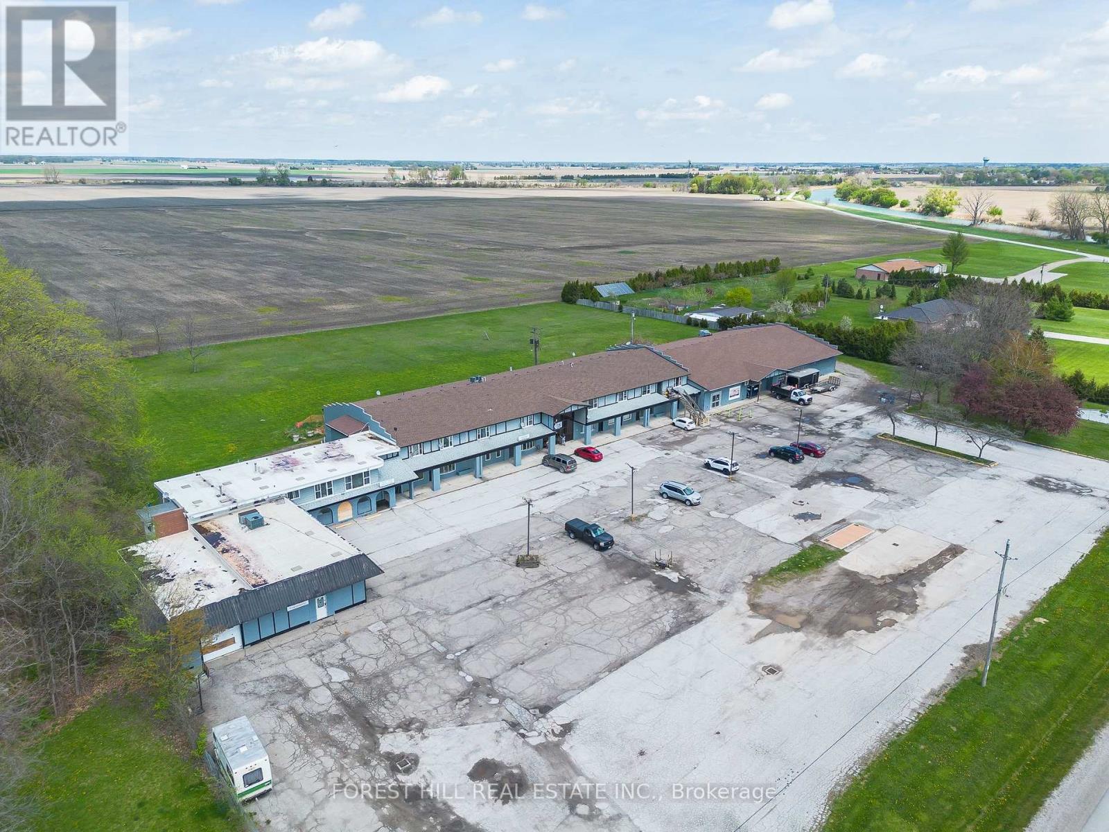 2024 Dufferin Avenue, Chatham-Kent, Ontario  N8A 4M4 - Photo 7 - X12146404