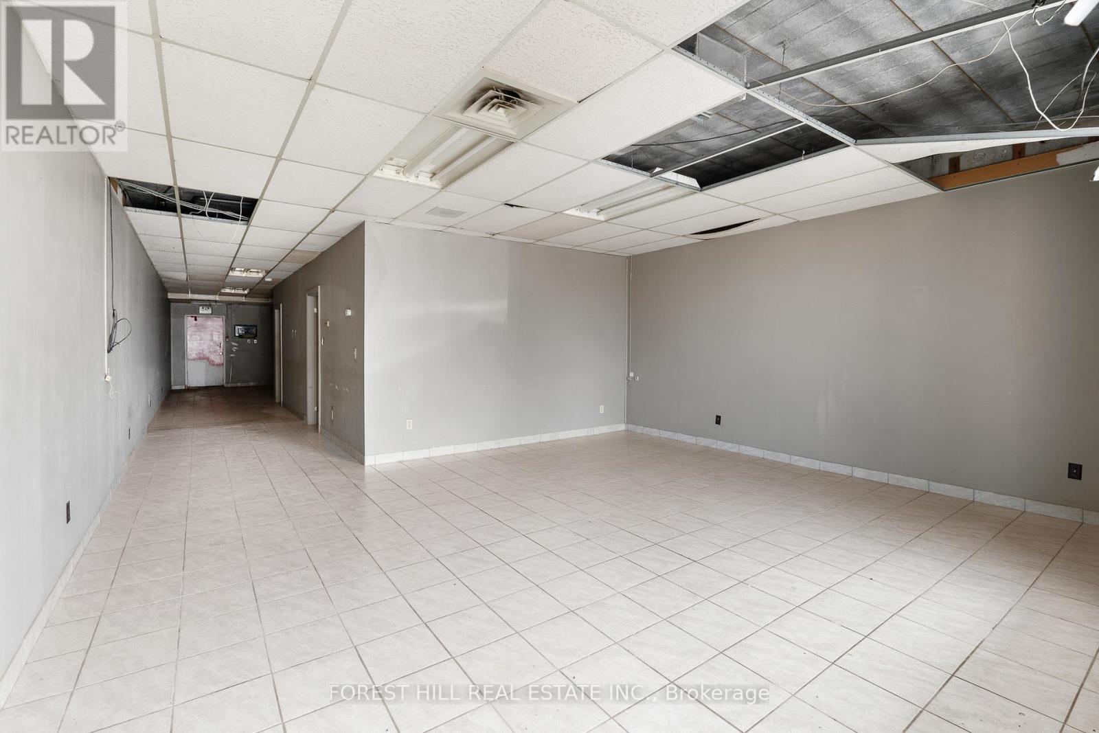 2024 Dufferin Avenue, Chatham-Kent (Wallaceburg), Ontario  N8A 4M4 - Photo 15 - X12146408