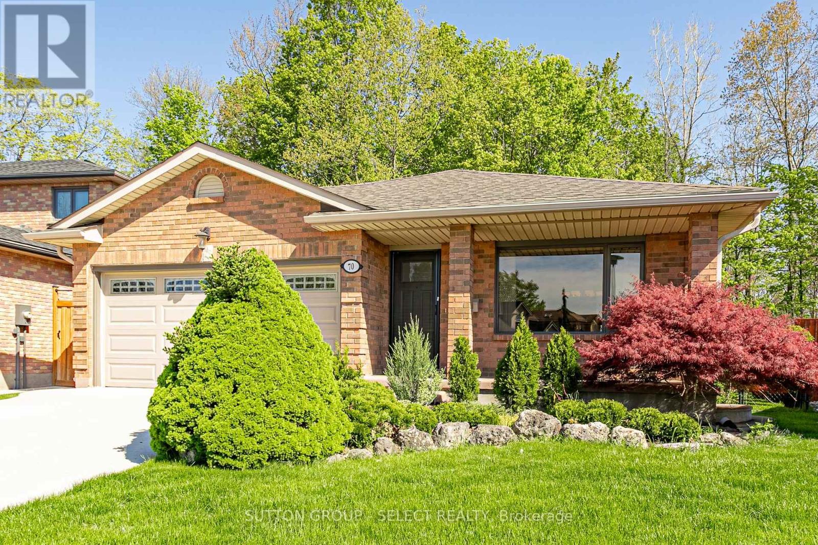 70 Milan Place, London South (South T), Ontario  N5Z 5A2 - Photo 3 - X12146442