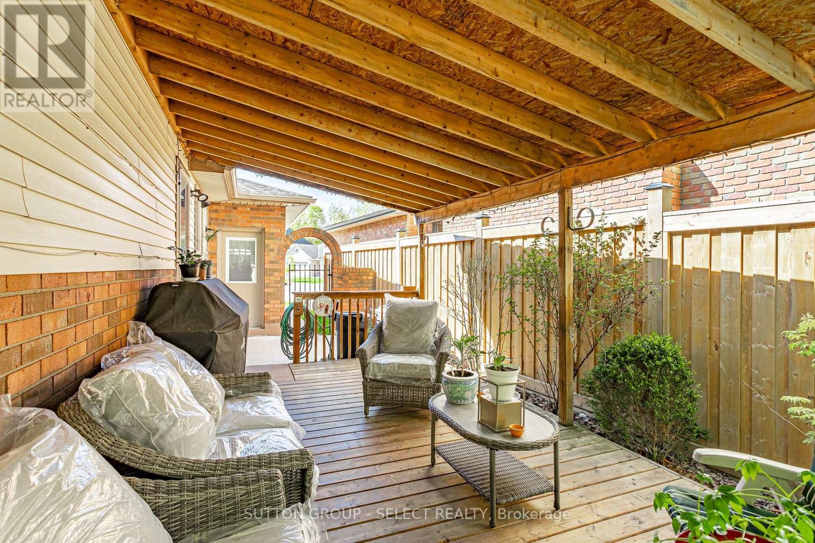70 Milan Place, London South (South T), Ontario  N5Z 5A2 - Photo 34 - X12146442