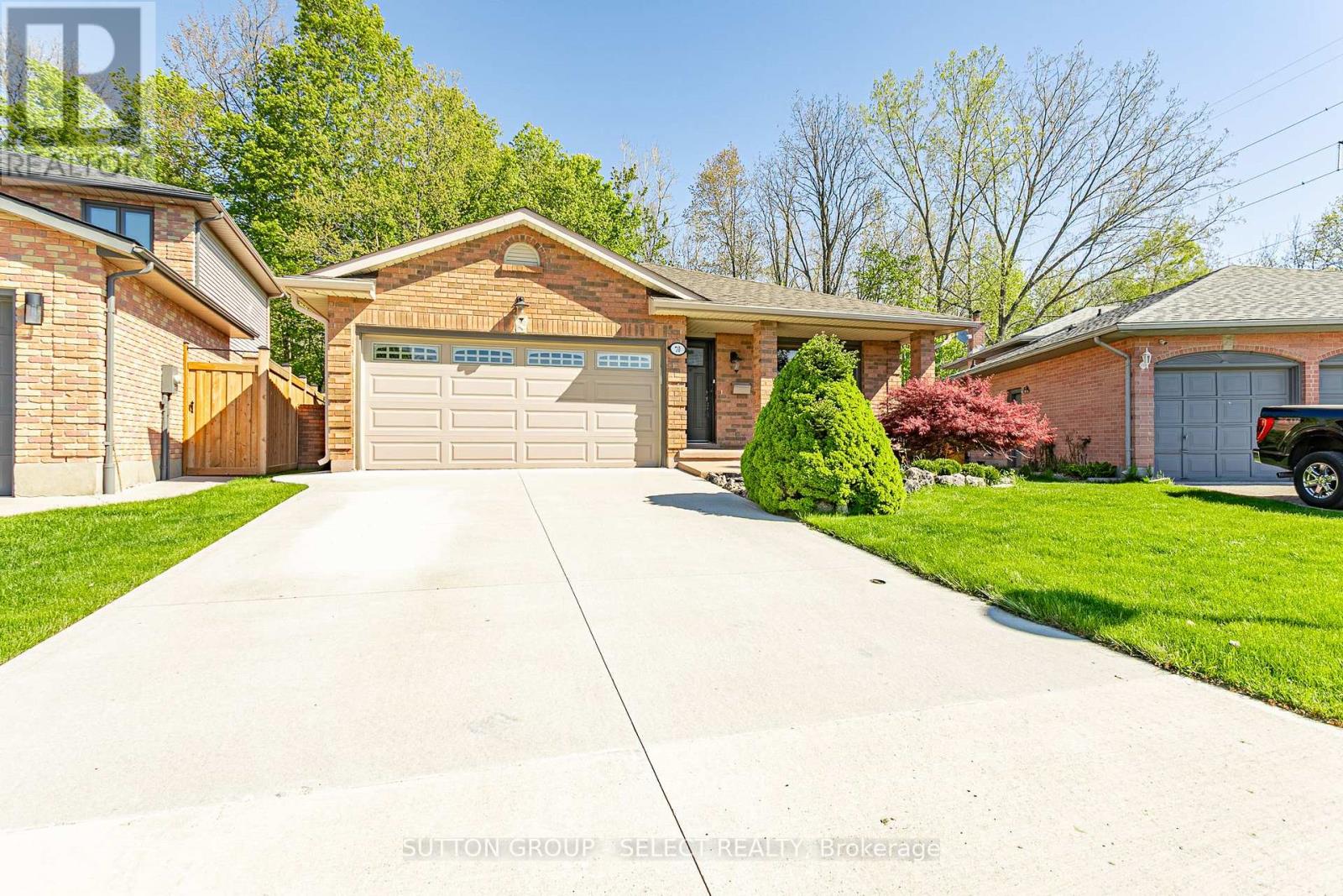 70 Milan Place, London South (South T), Ontario  N5Z 5A2 - Photo 4 - X12146442