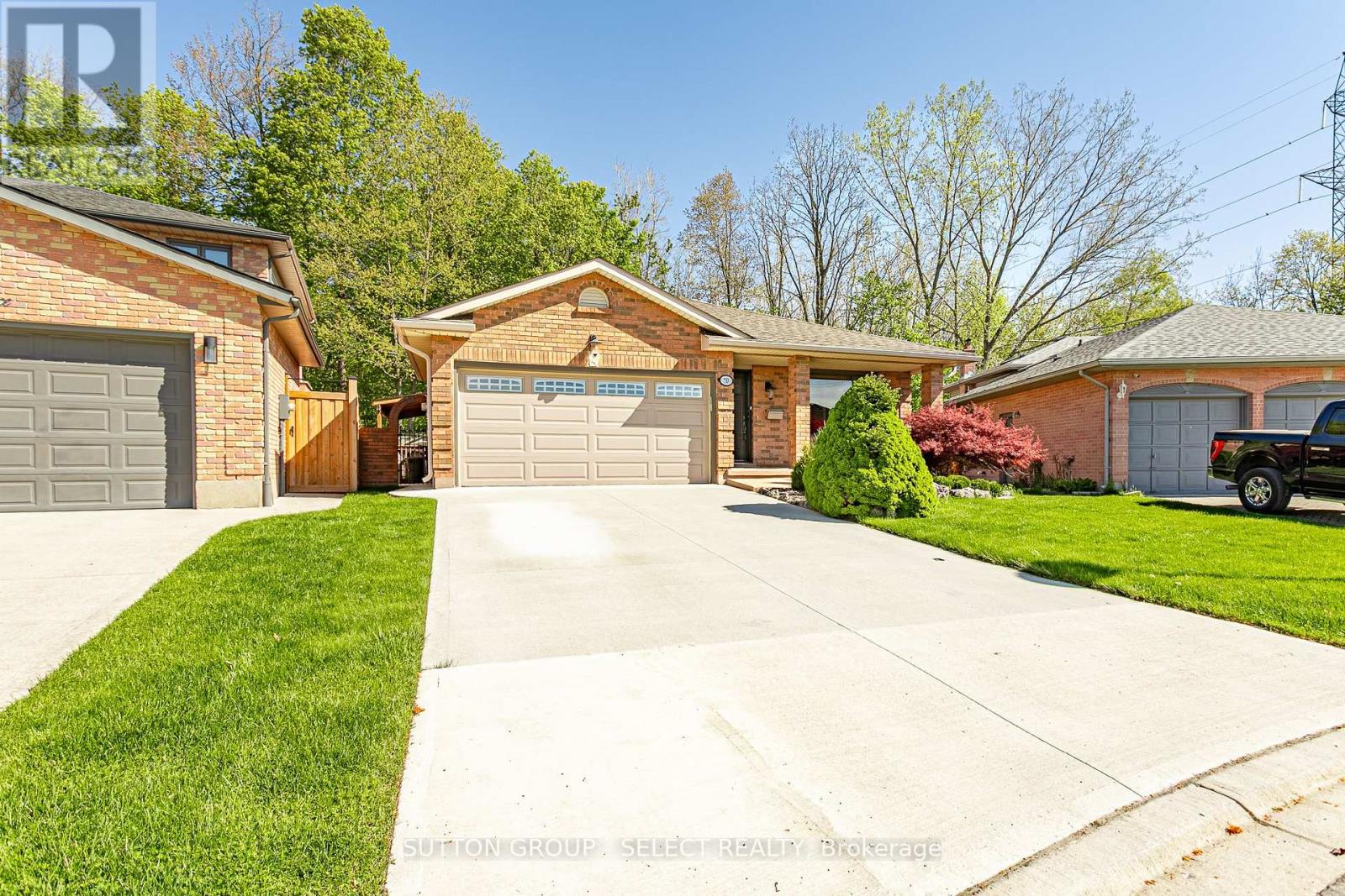 70 Milan Place, London South (South T), Ontario  N5Z 5A2 - Photo 5 - X12146442