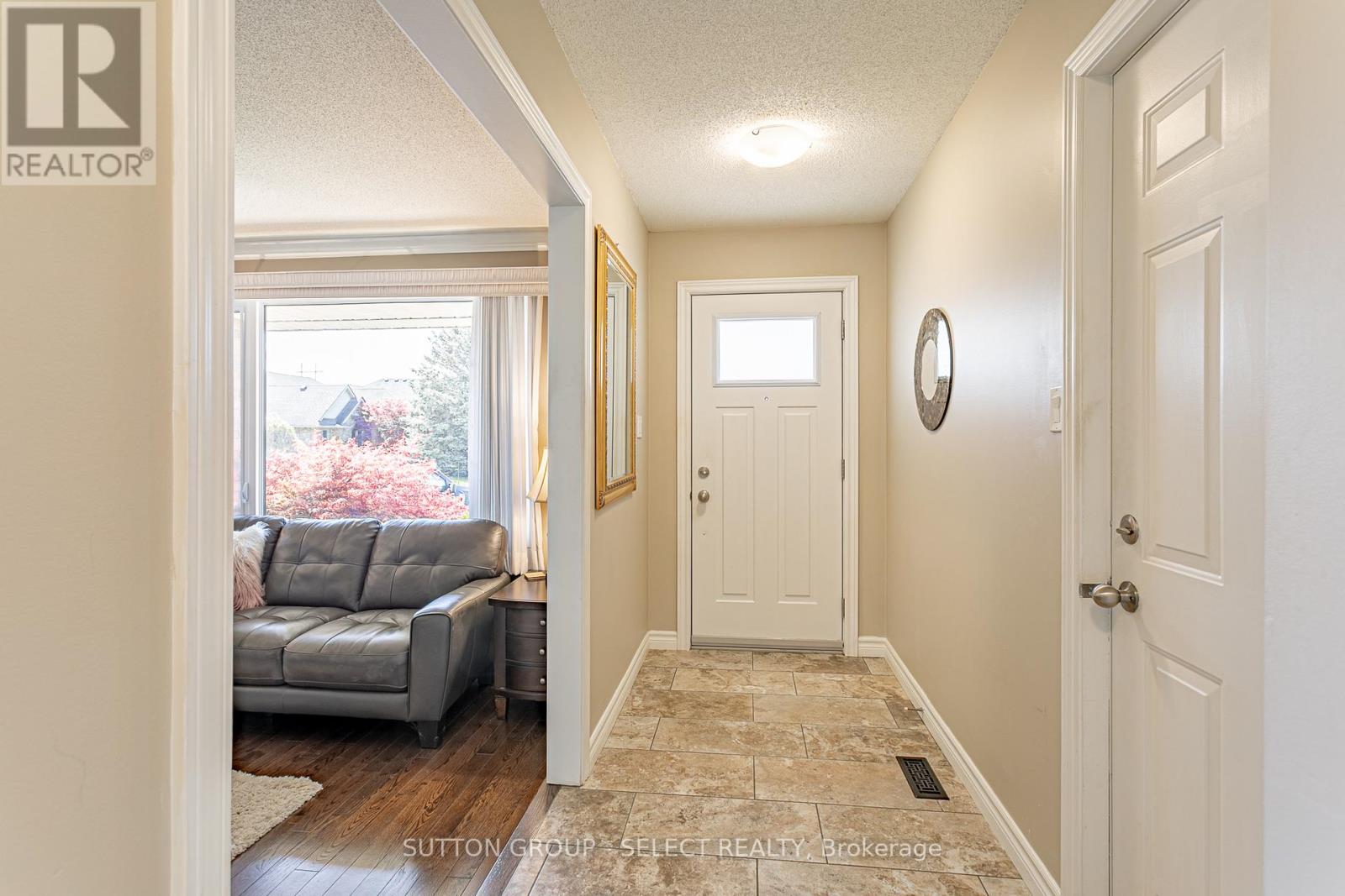 70 Milan Place, London South (South T), Ontario  N5Z 5A2 - Photo 8 - X12146442