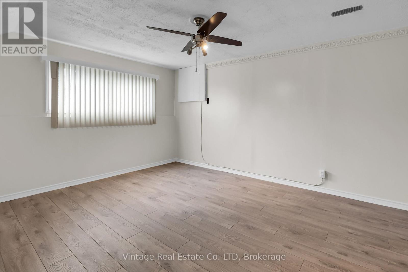 6090 Crimson Drive, Niagara Falls, Ontario  L2G 7S5 - Photo 13 - X12145205