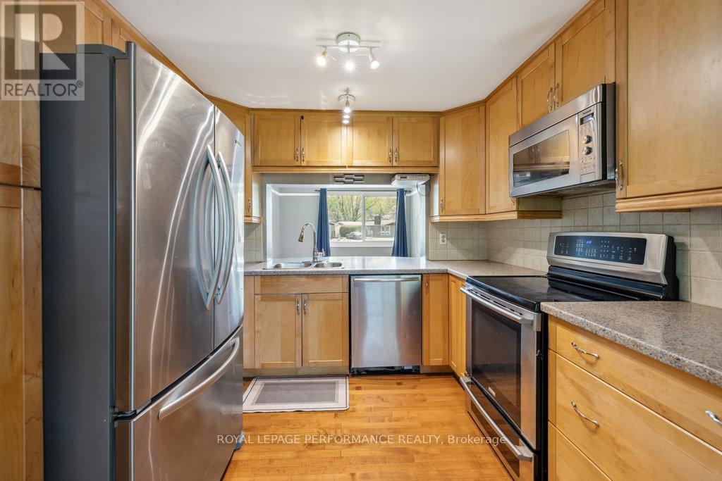 2045 Deerhurst Court, Ottawa, Ontario  K1J 8H2 - Photo 9 - X12146427