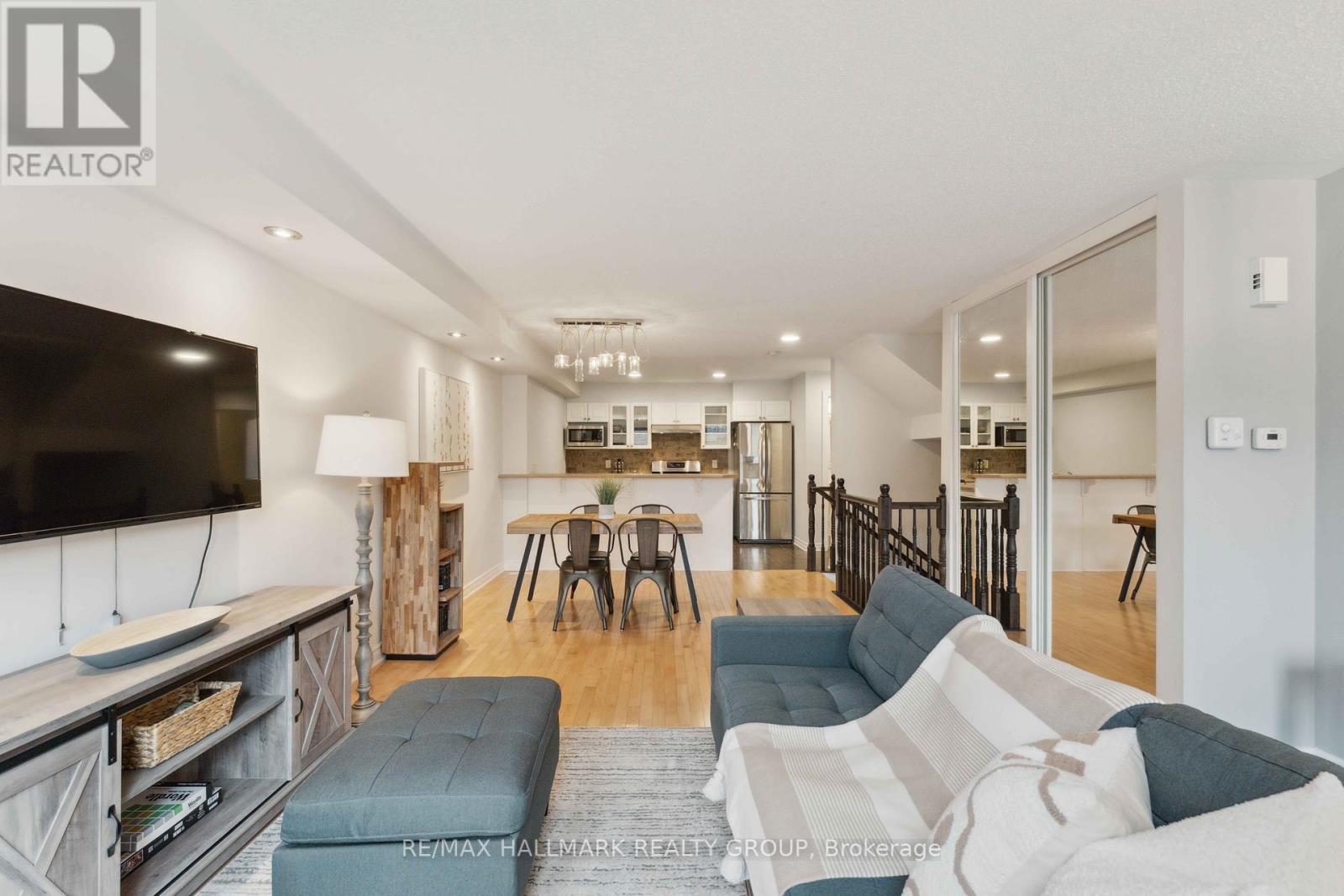 Property at 293A TITANIUM PRIVATE image 3