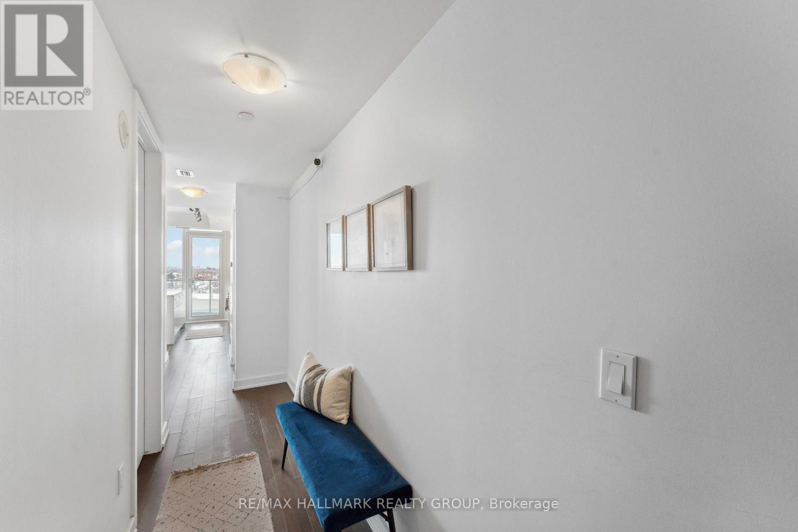 1602 - 111 Champagne Avenue, Ottawa, Ontario  K1S 5V3 - Photo 2 - X12146466