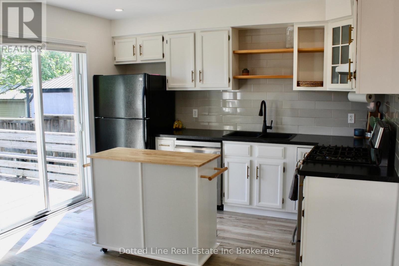 33 Trillium Drive, Tillsonburg, Ontario  N4G 5S6 - Photo 9 - X12146434