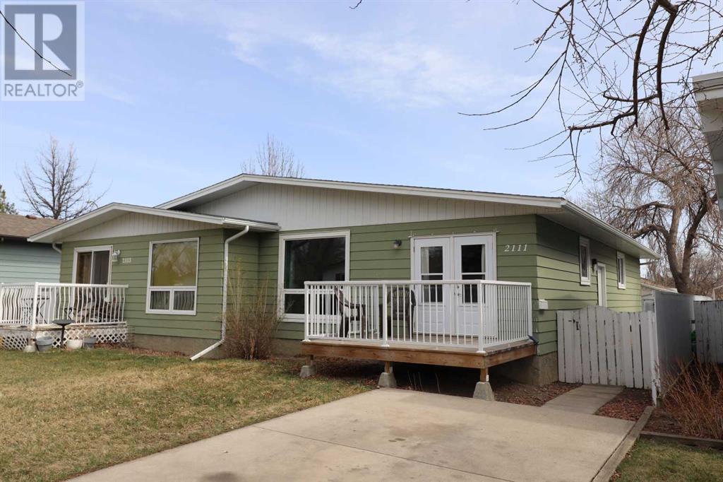 Property at 2111 20 Street N image 1