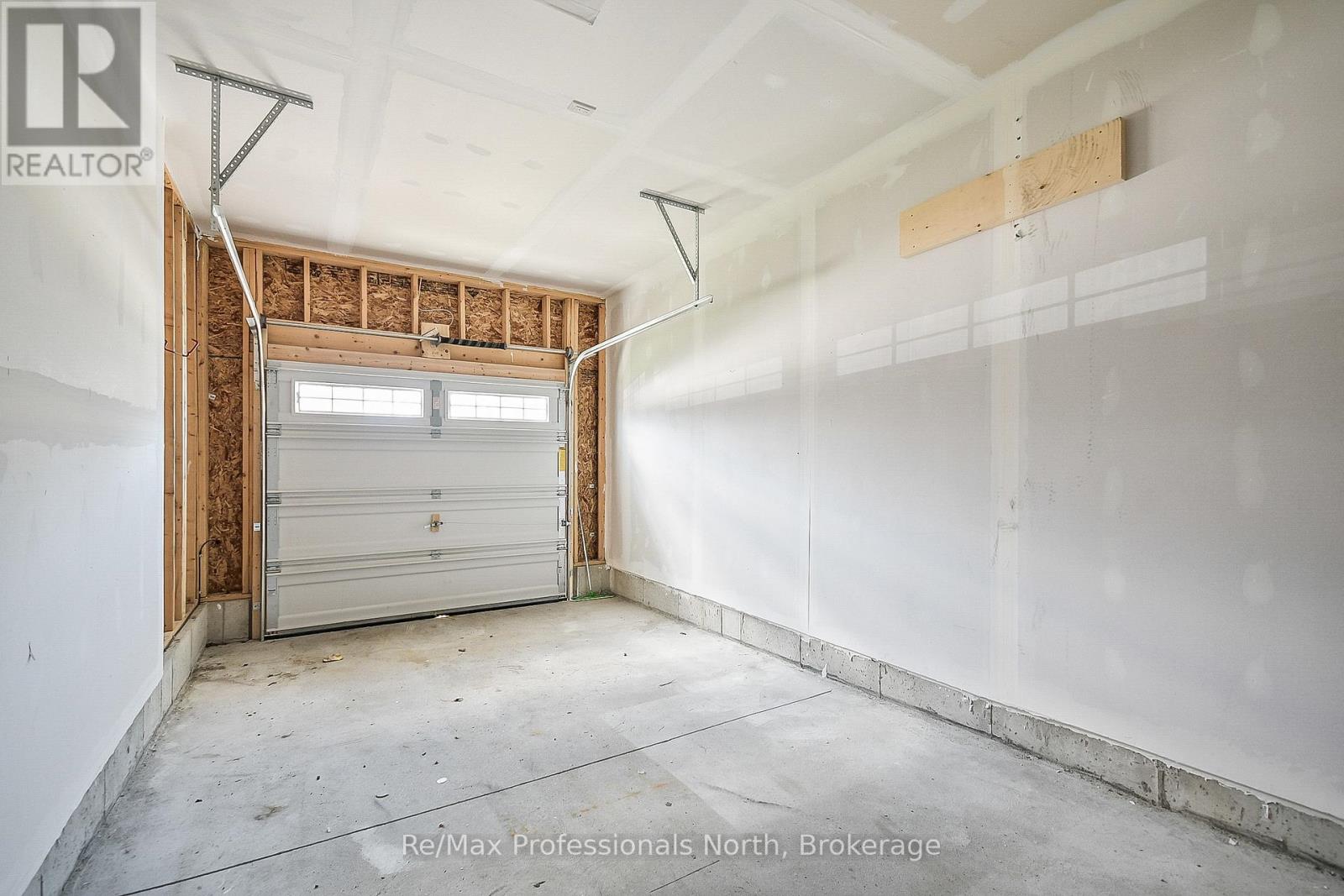 290 Daffodil Court, Gravenhurst, Ontario  P1P 0B8 - Photo 23 - X12146468