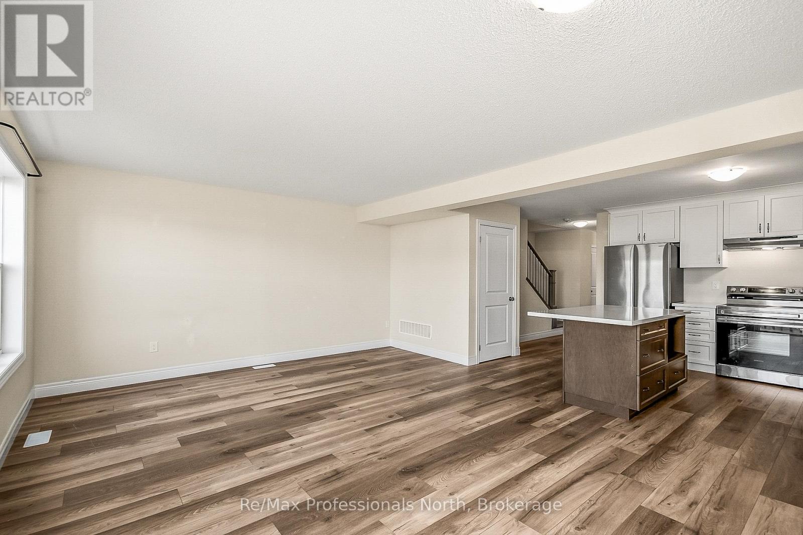 290 Daffodil Court, Gravenhurst, Ontario  P1P 0B8 - Photo 9 - X12146468